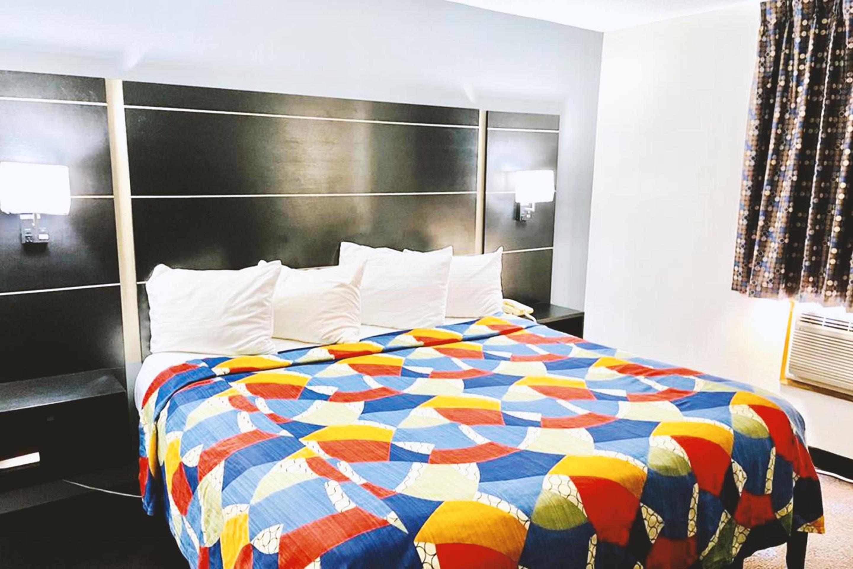 Deluxe King Room photo 2