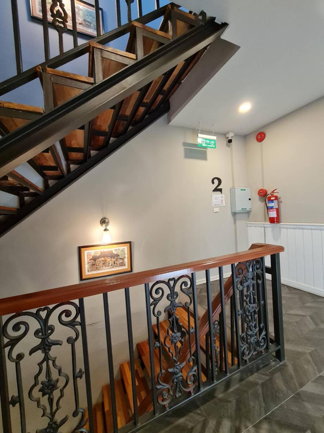 Budget Double Room - Photo 13