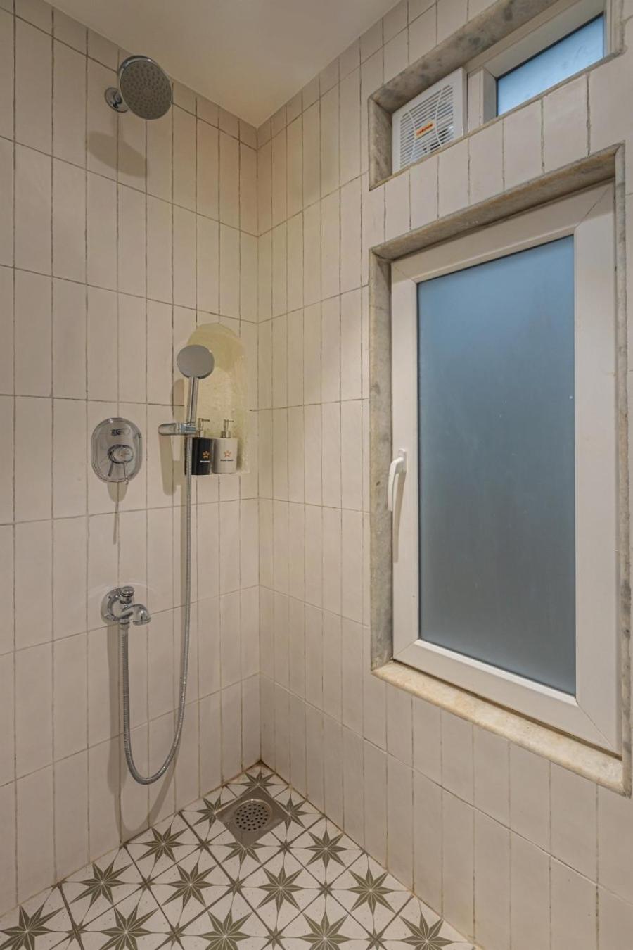 Three-Bedroom Villa - Photo 29