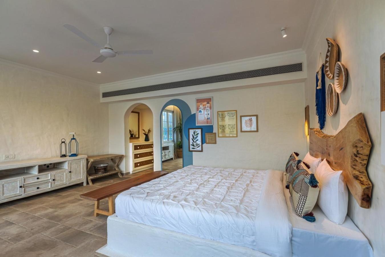 Three-Bedroom Villa - Photo 23
