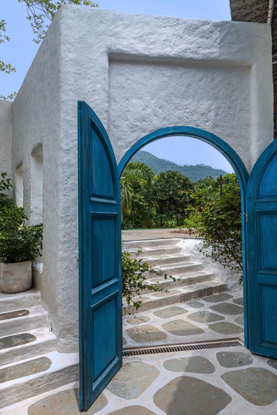 Three-Bedroom Villa - Photo 9