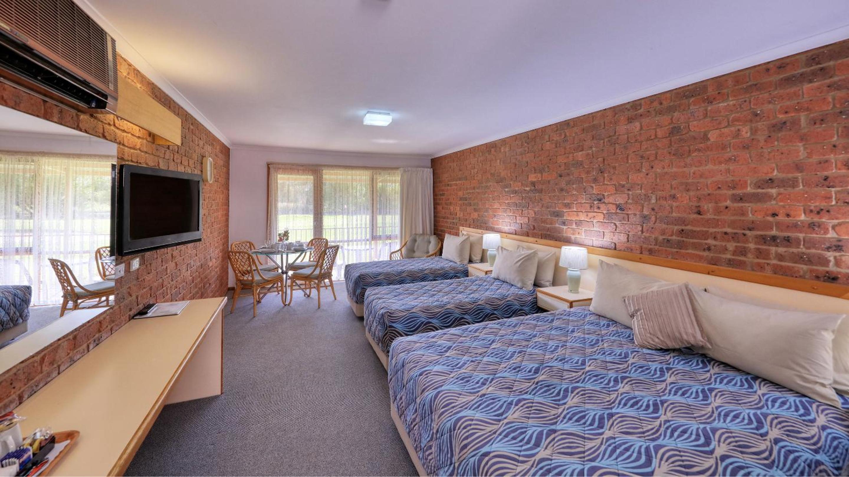 Deluxe Family Room