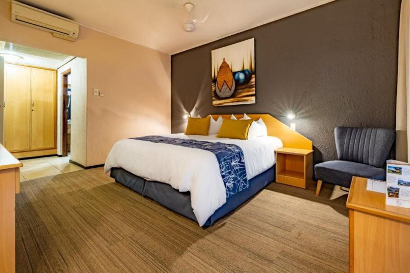 Standard Twin Room - Photo 2