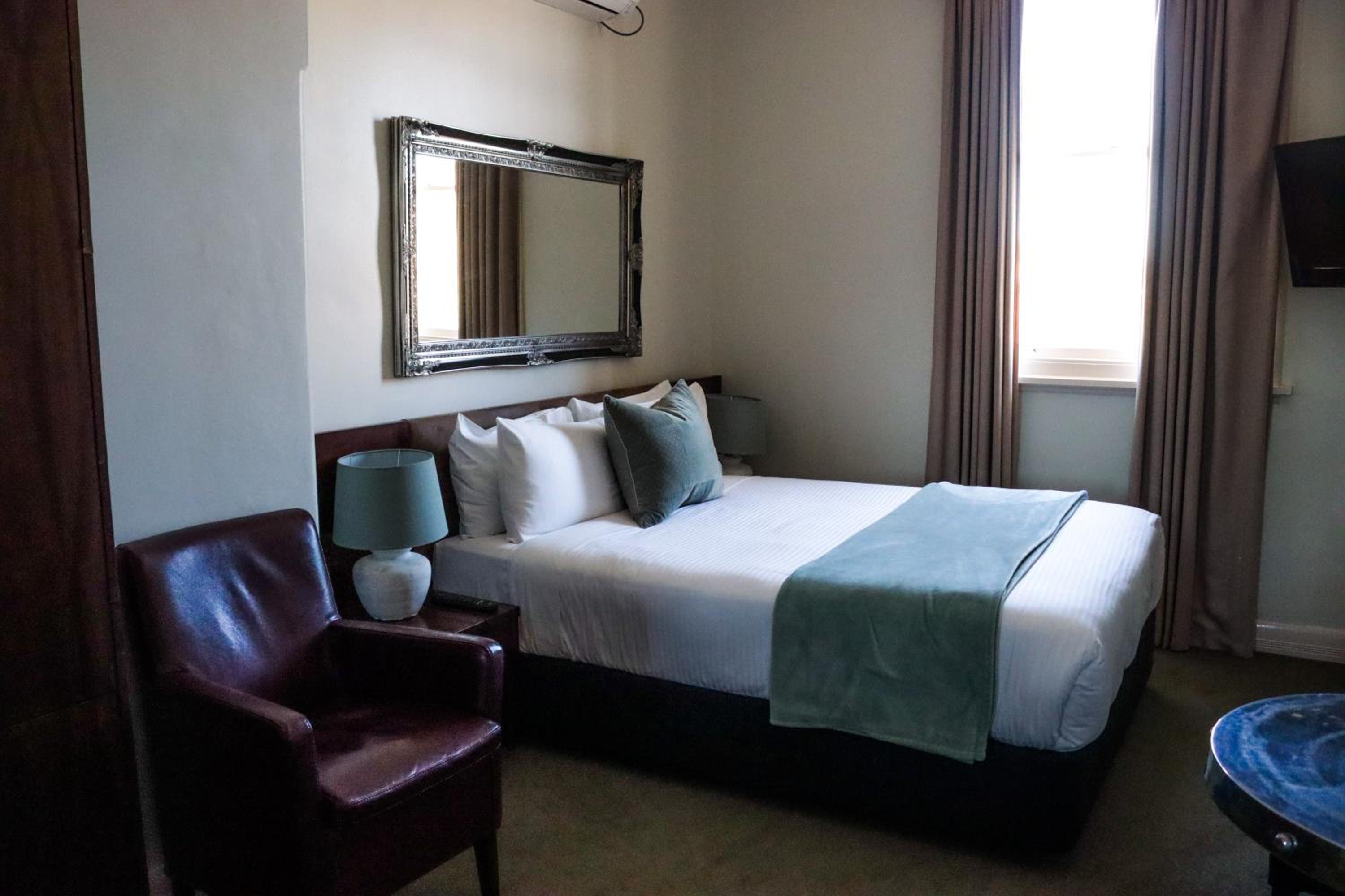 Deluxe Double Room with Bath