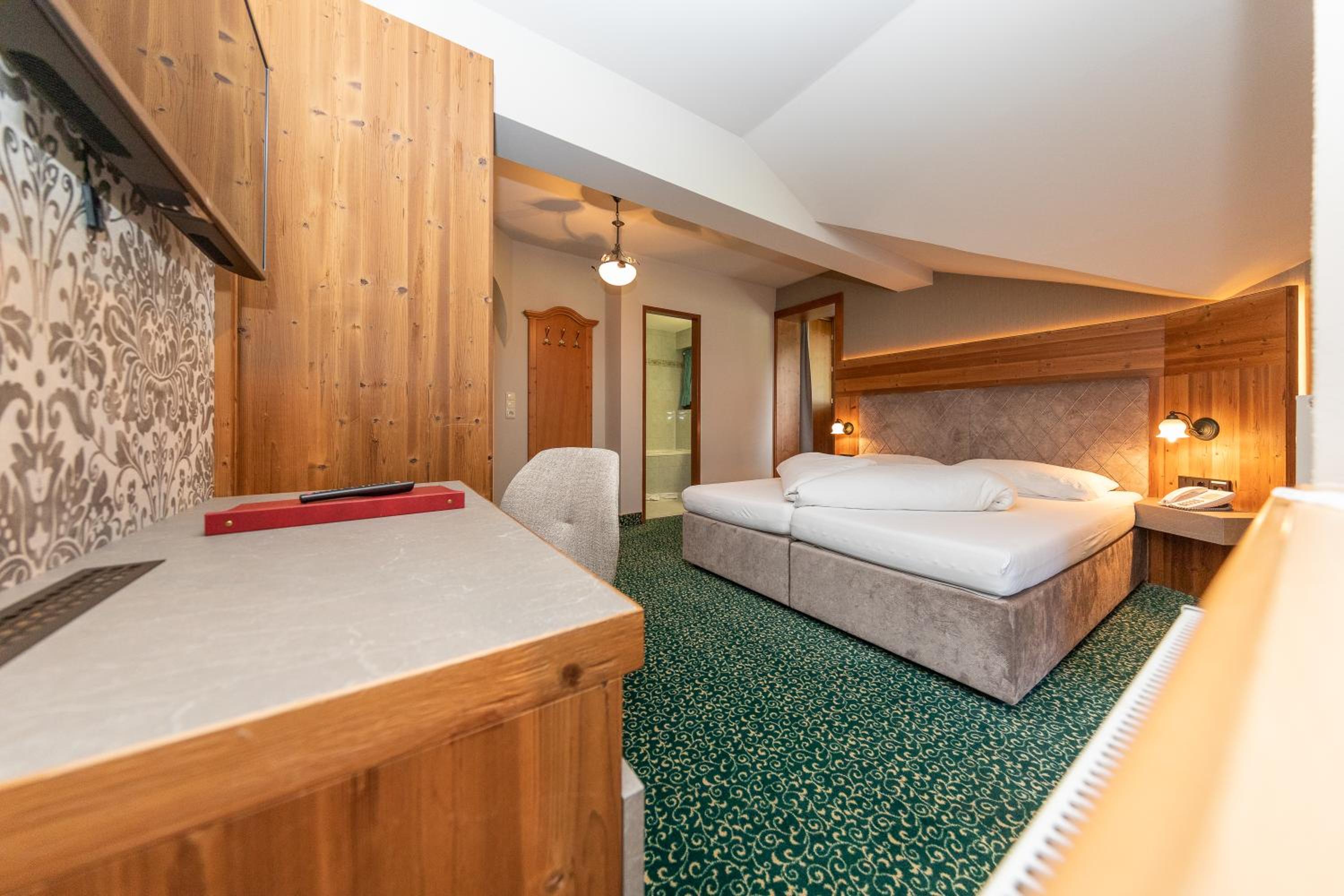 Double Room with Balcony photo 3