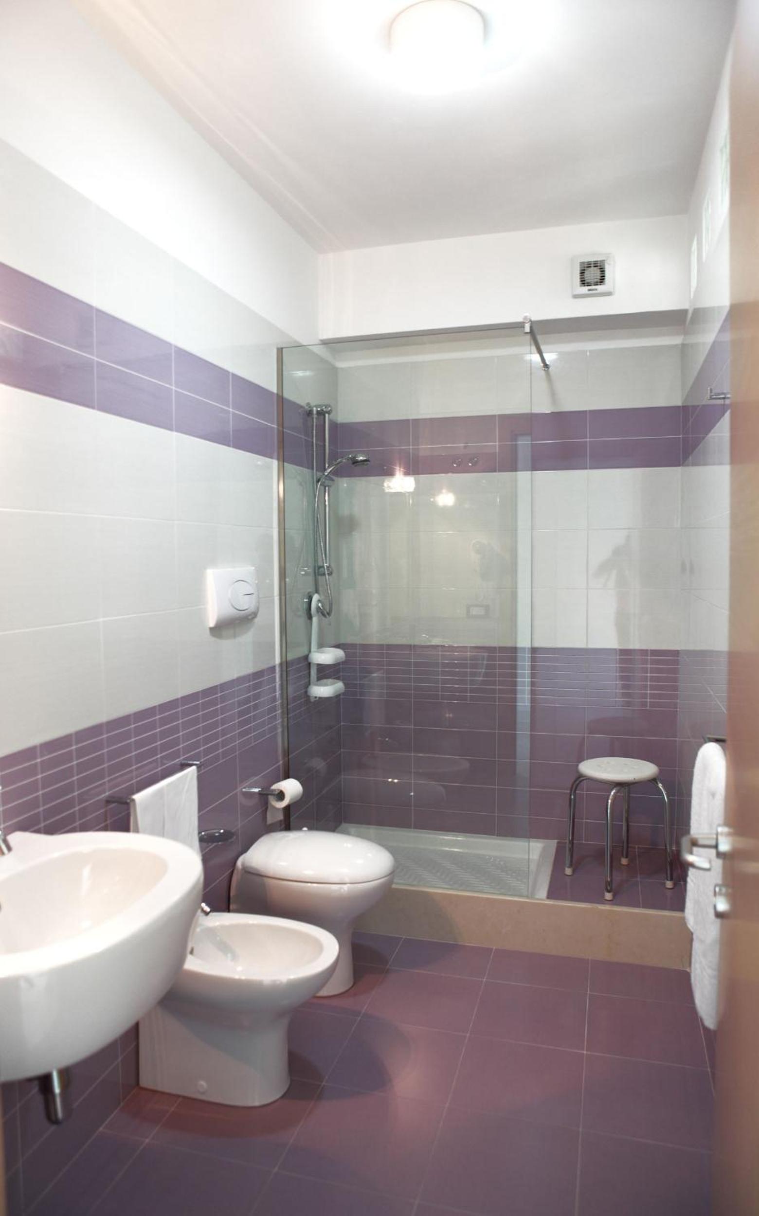 Deluxe One-Bedroom Apartment with Lateral Sea View photo 3