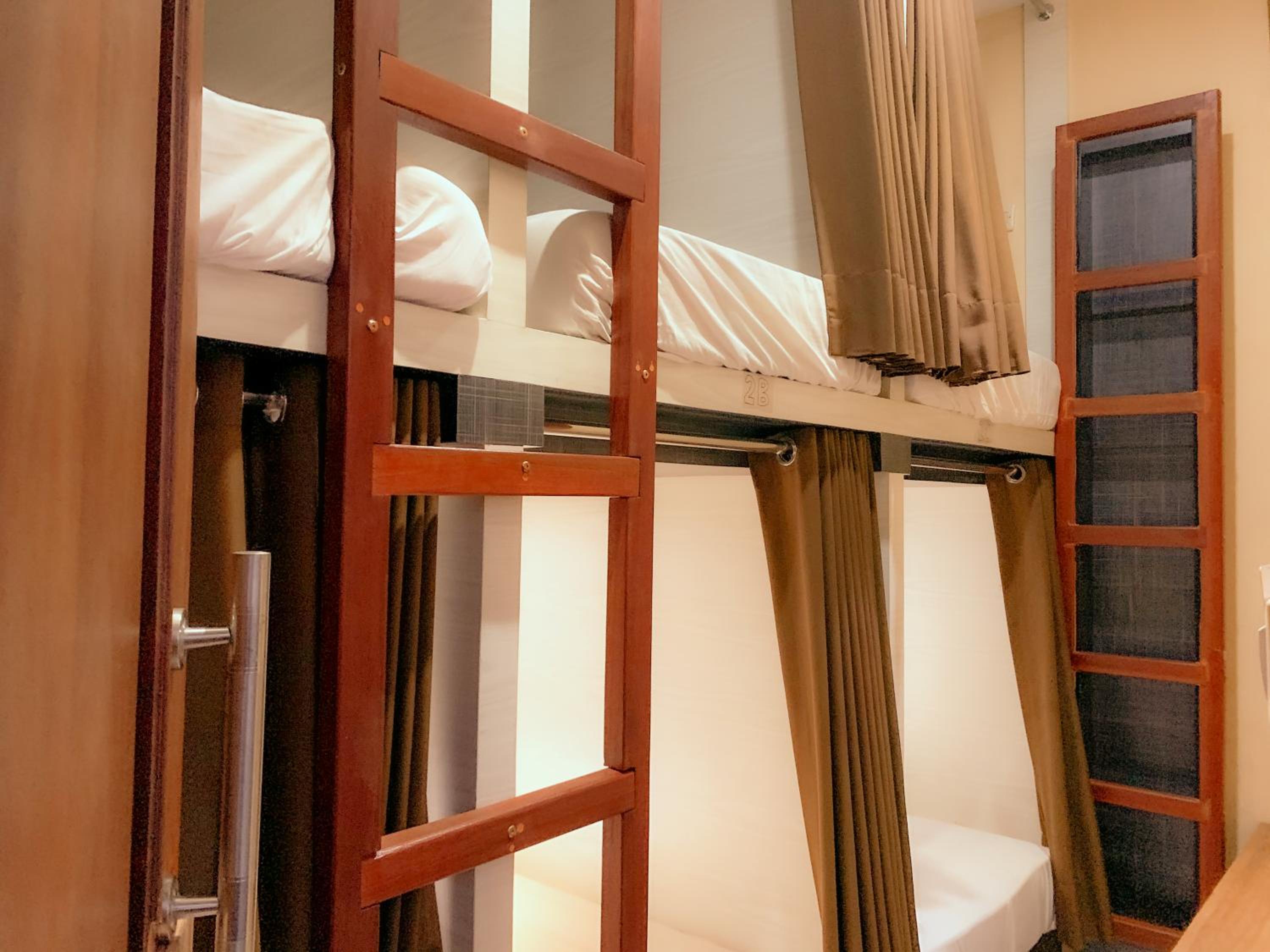 Male Dormitory Room photo 1
