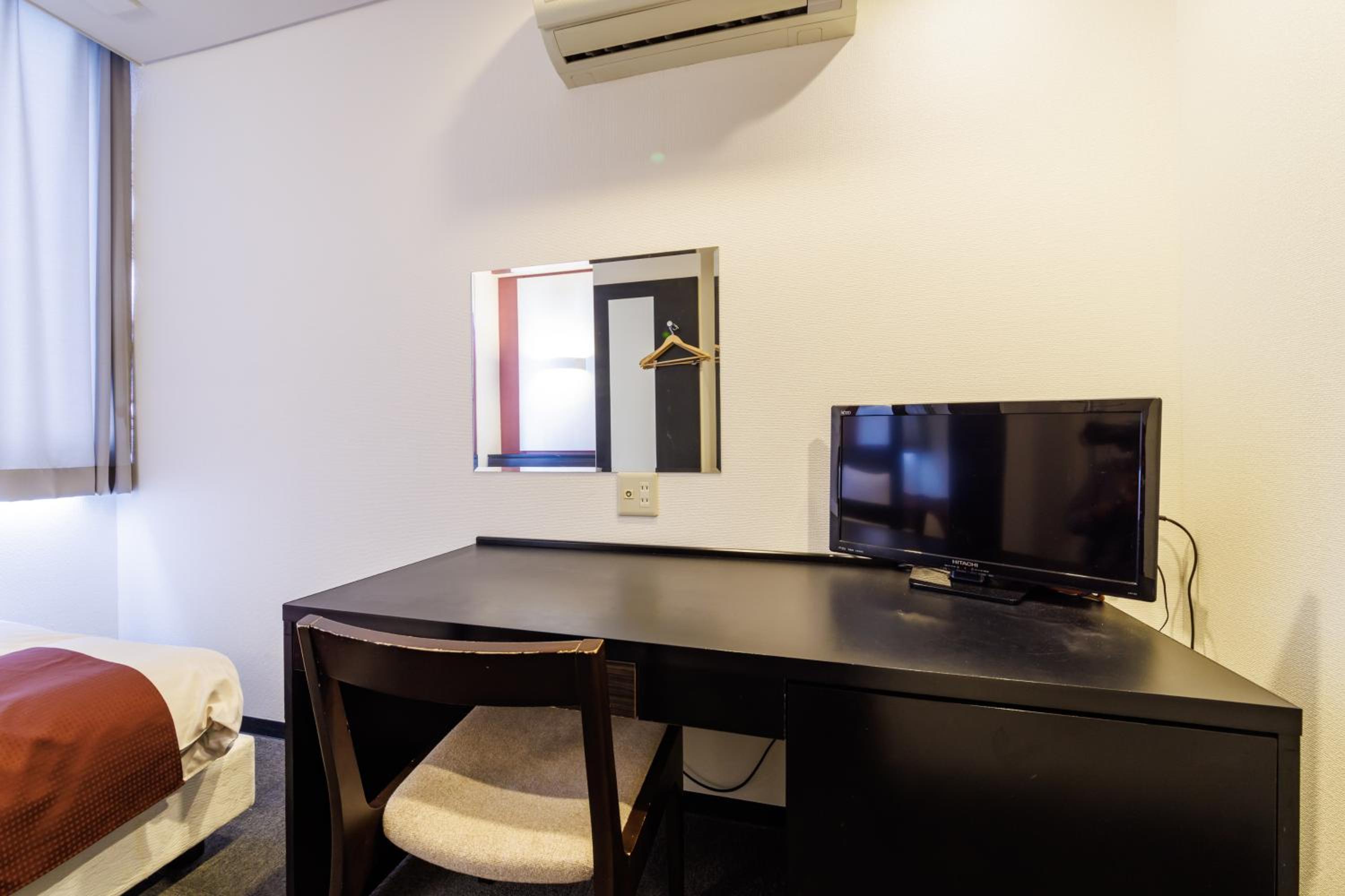 Single Room - Non-Smoking photo 2