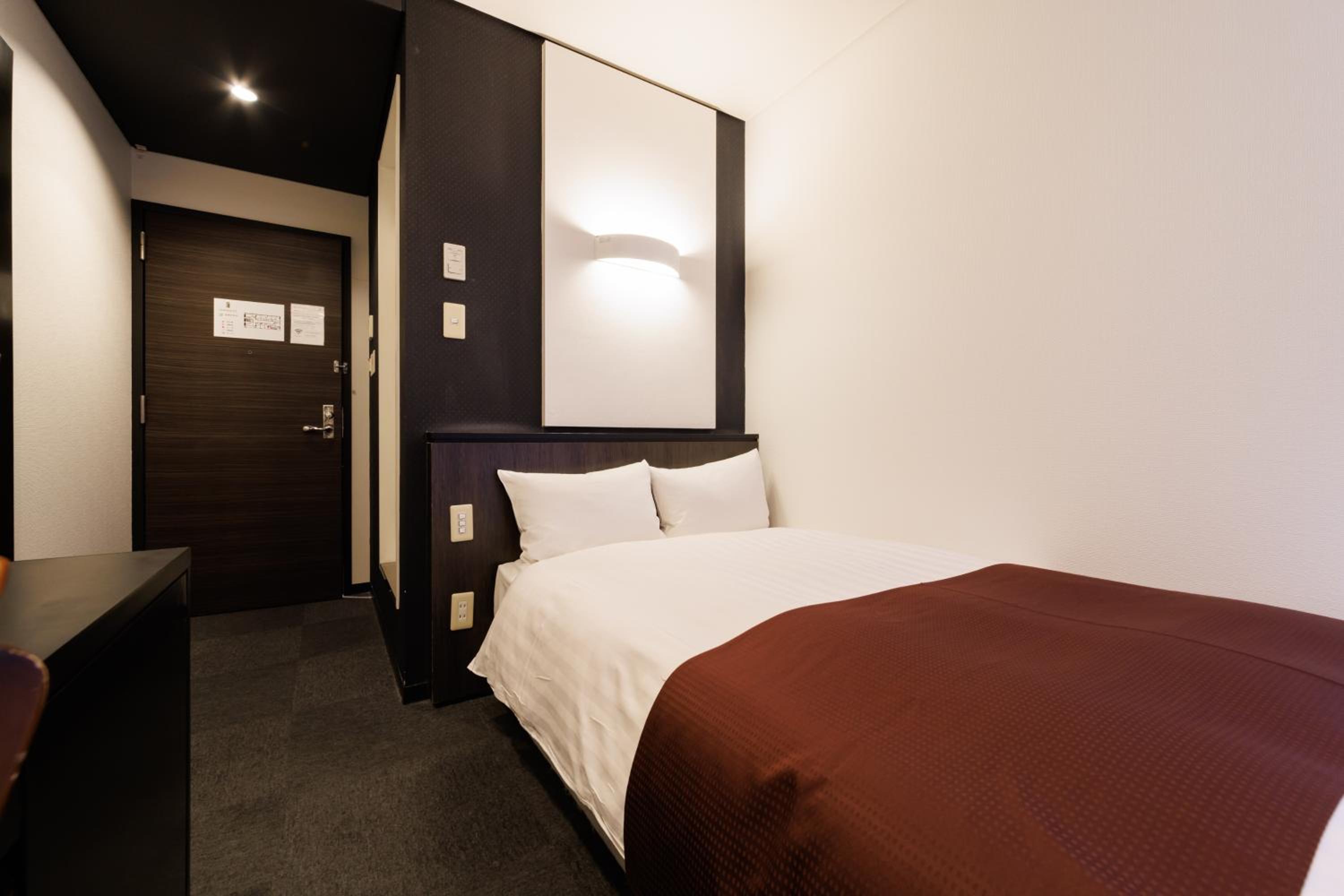 Double Room with Small Double Bed - Smoking - Photo 5