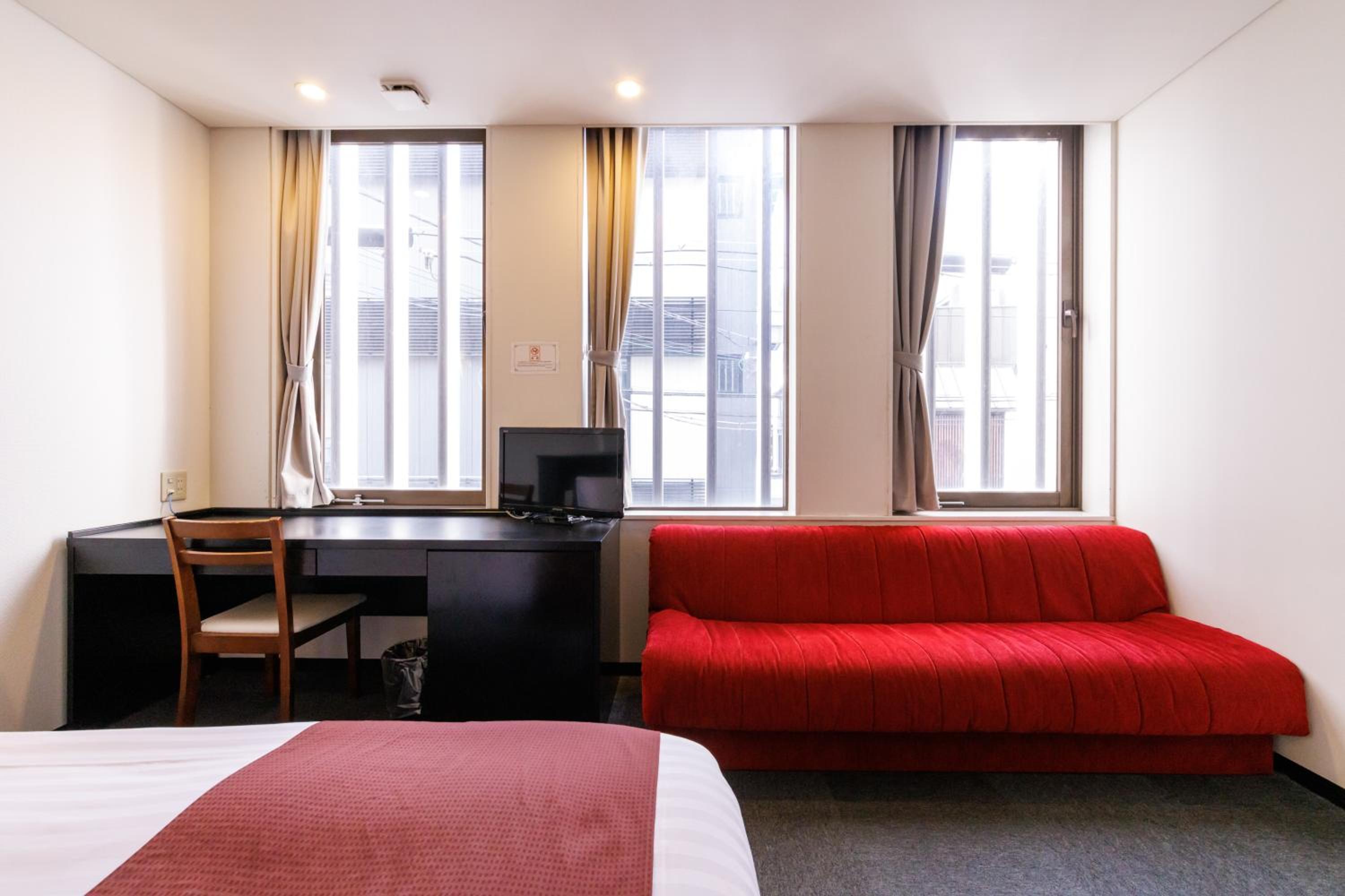 Economy Twin Room - Non-Smoking - Photo 4