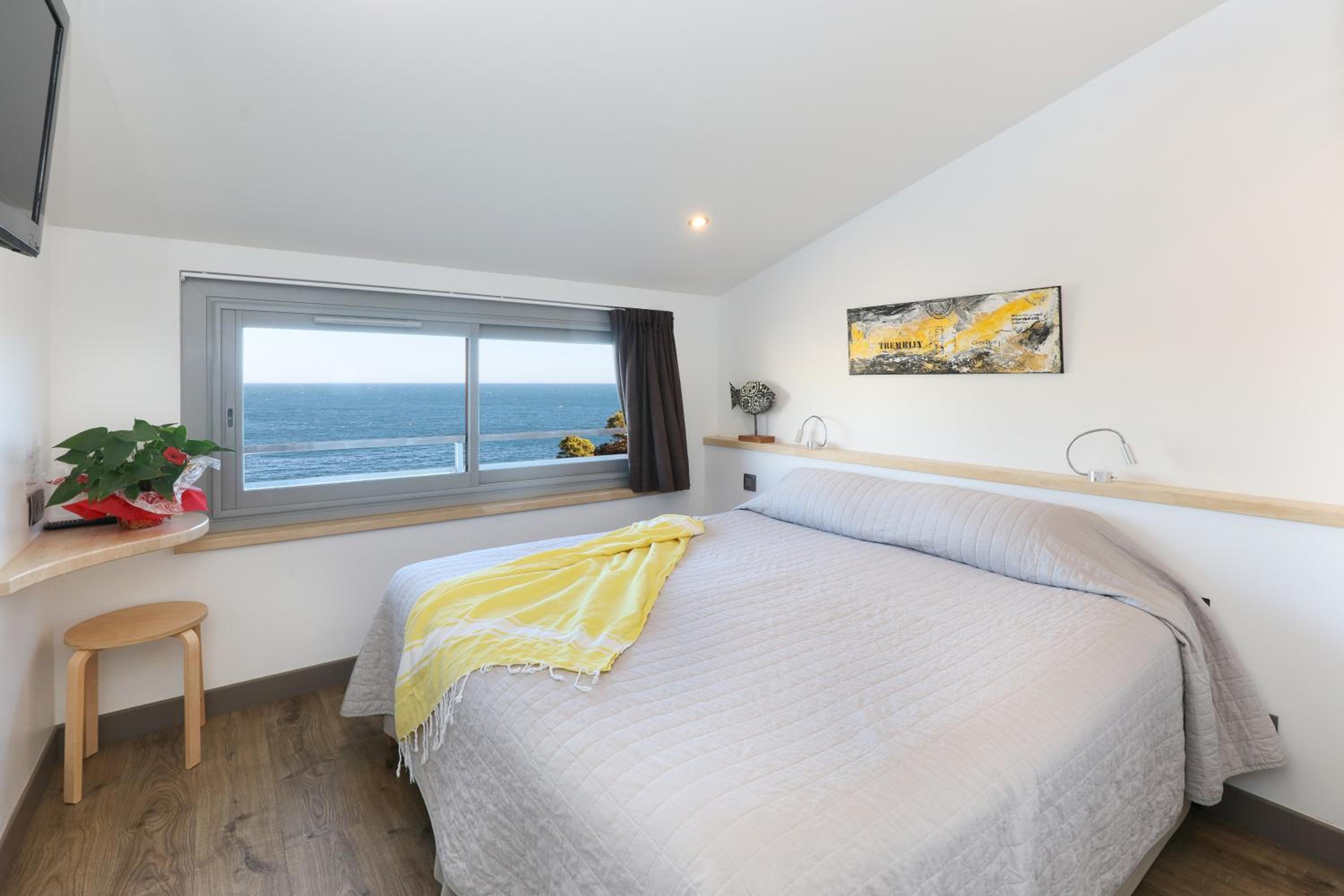 Comfort Double or Twin Room sea view window - Photo 2