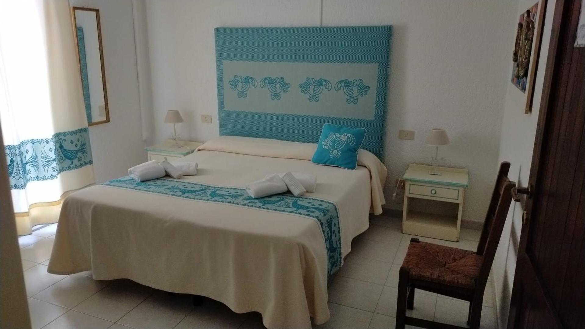 King Room with Balcony - Photo 3