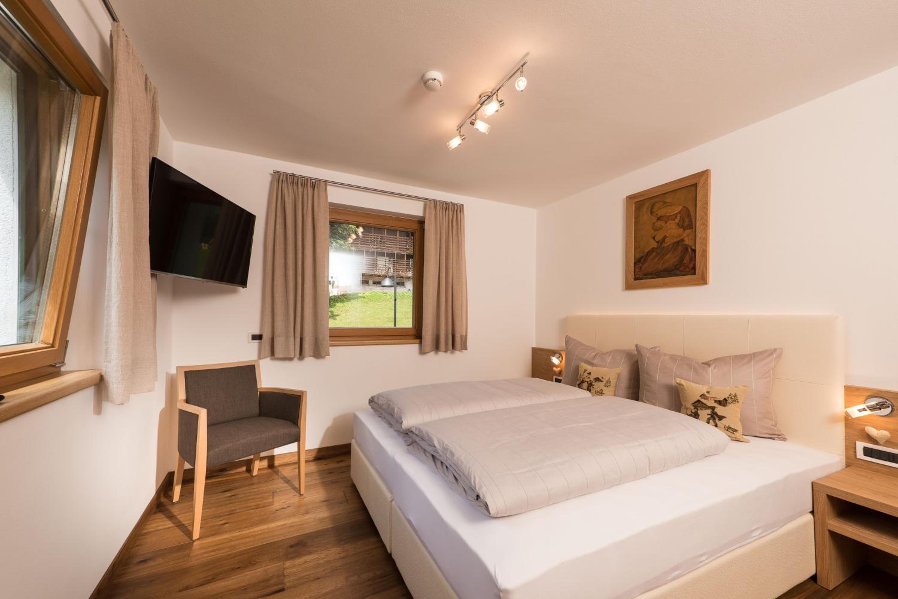 One-Bedroom Apartment with Balcony photo 1