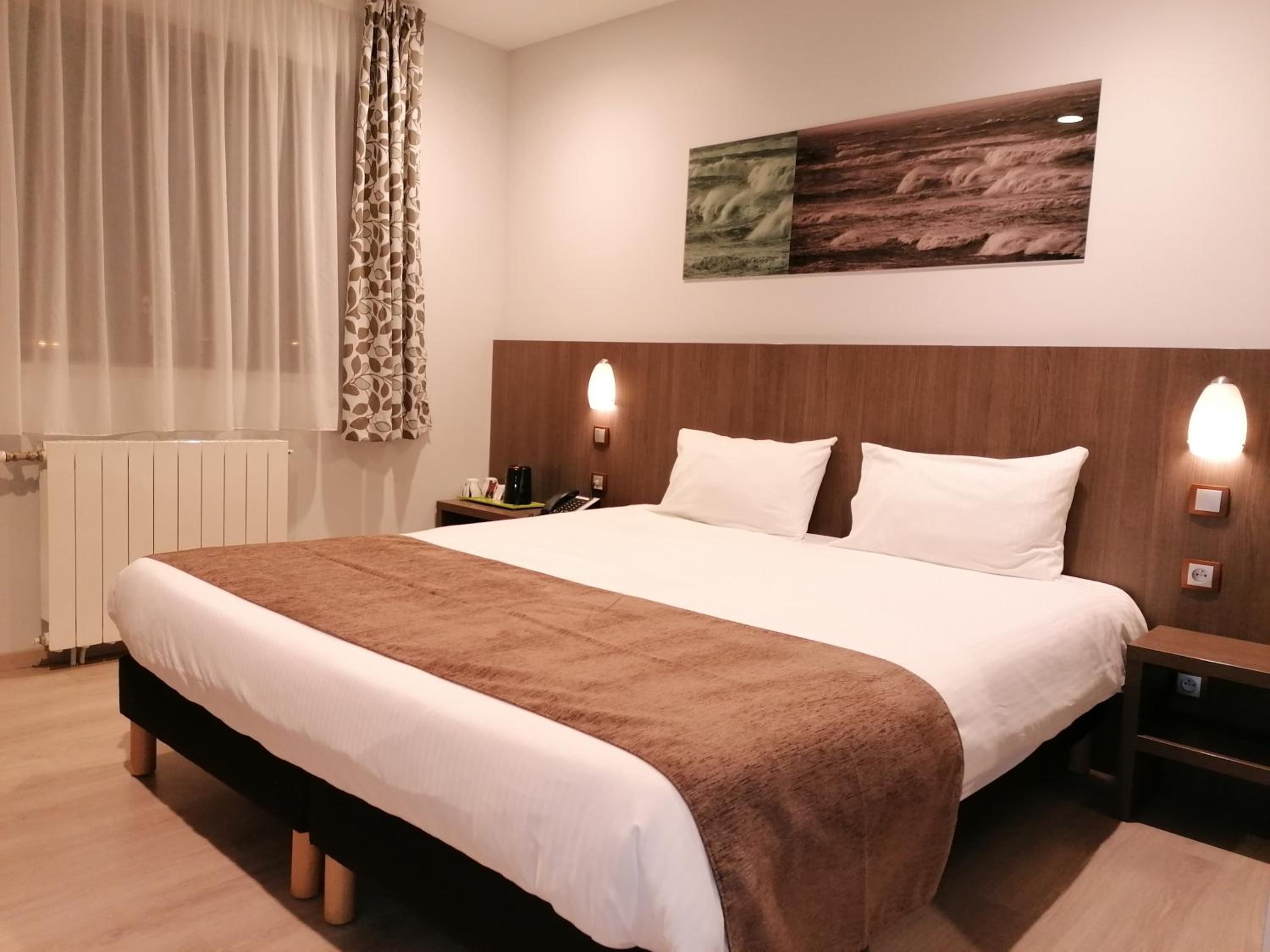 Standard Double Room - Photo 3