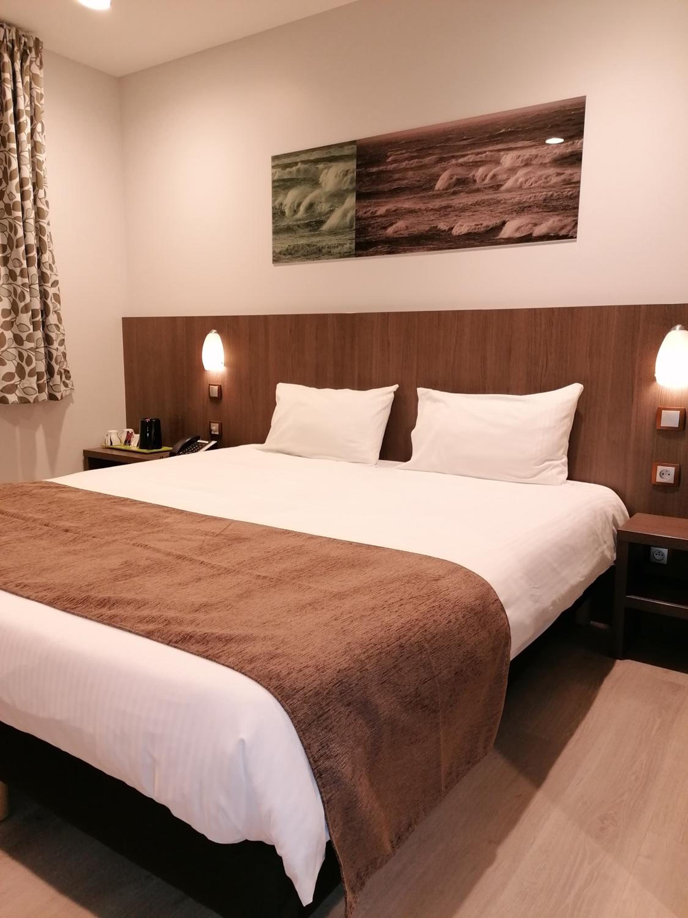 Standard Double Room - Photo 4