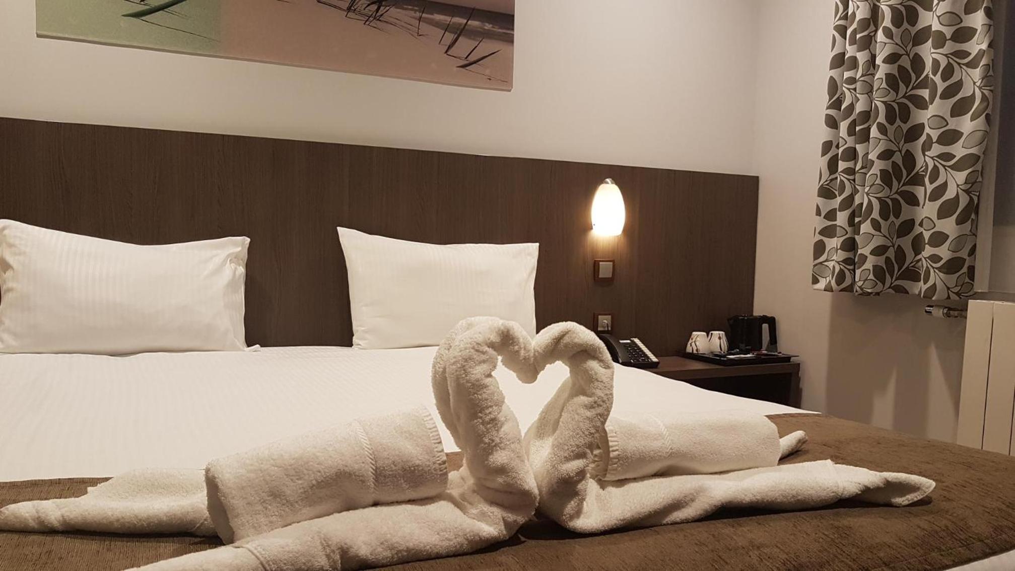Standard Double Room - Photo 2
