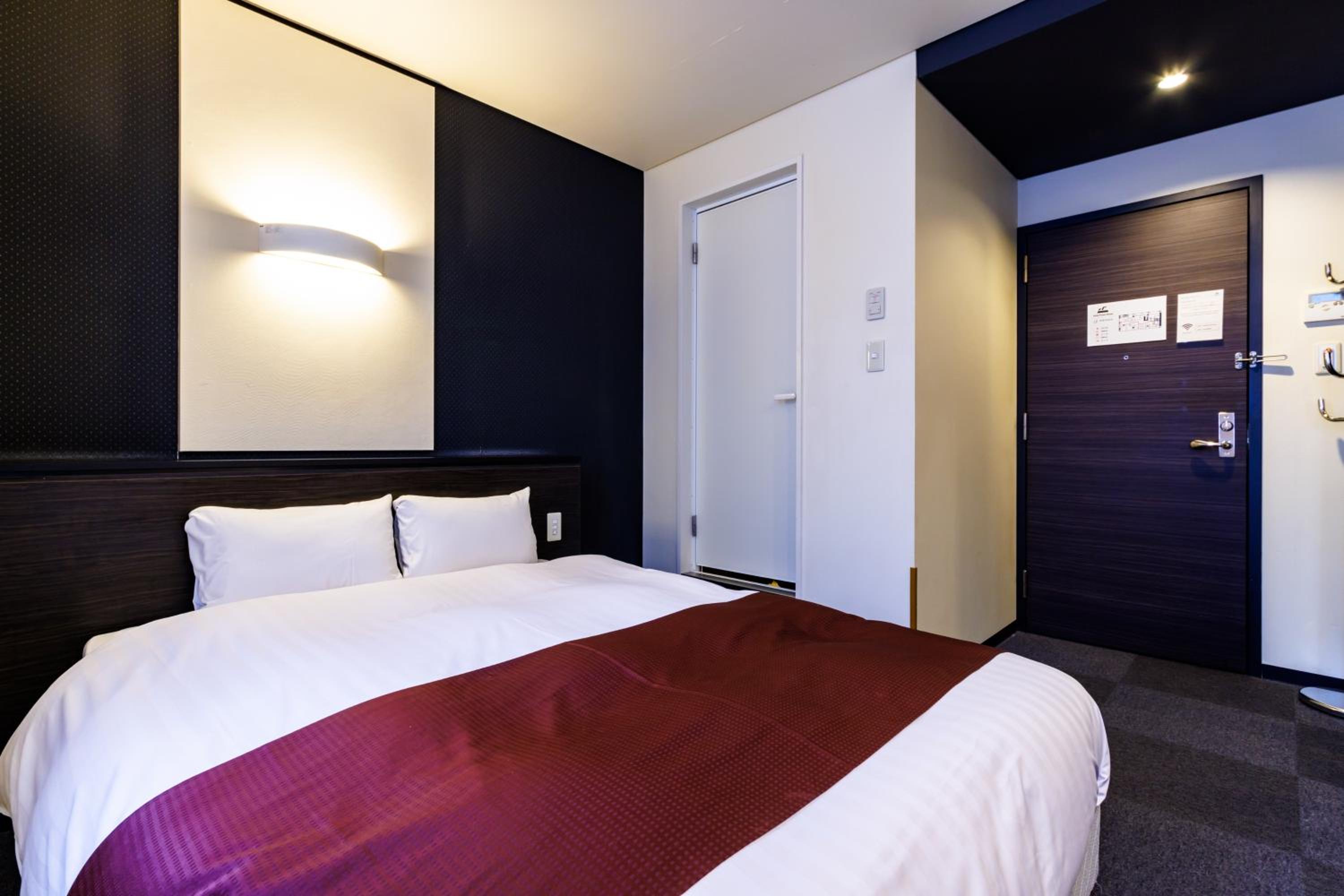 Double Room - Smoking - Photo 4
