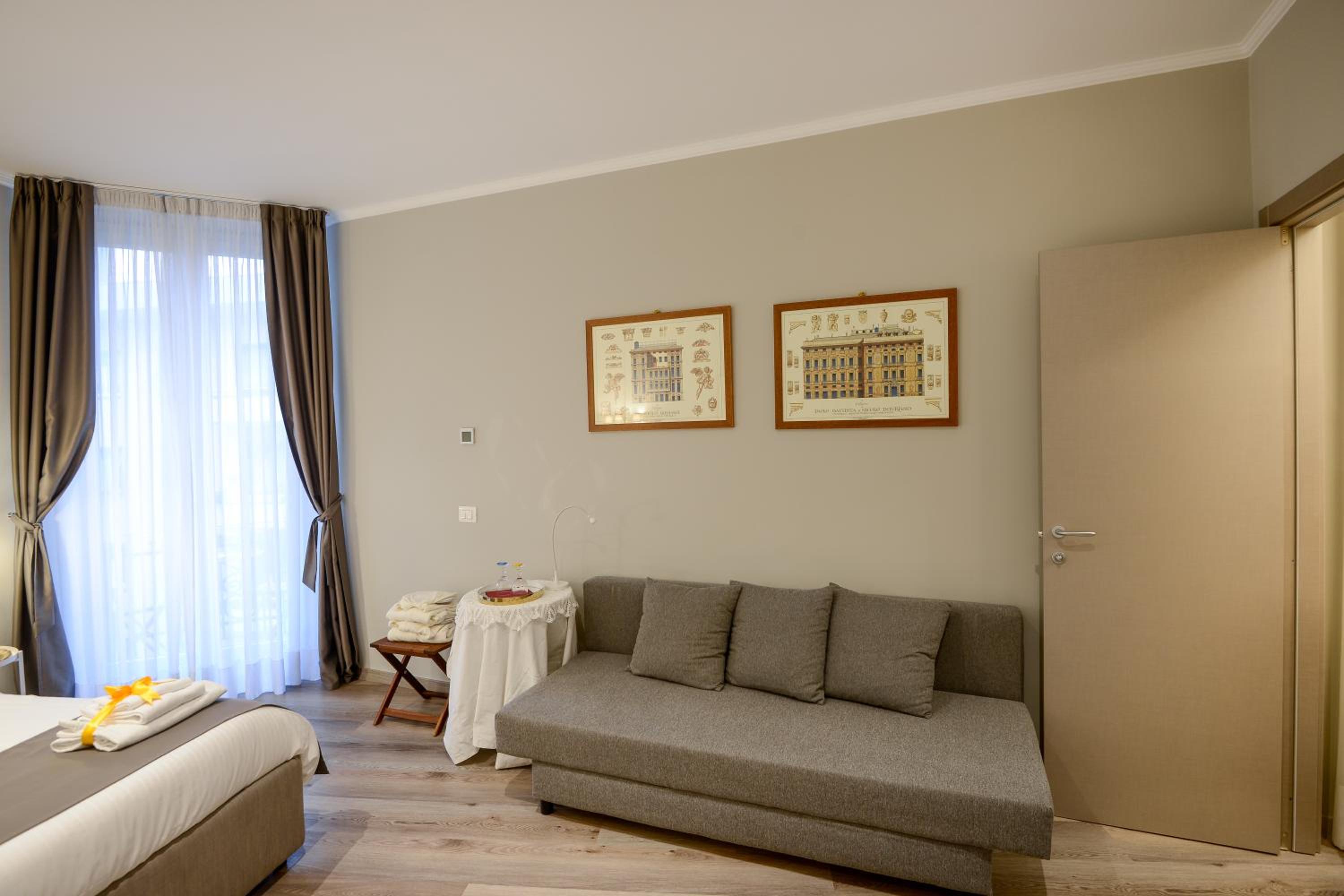 Triple Room with Private Bathroom - Photo 11
