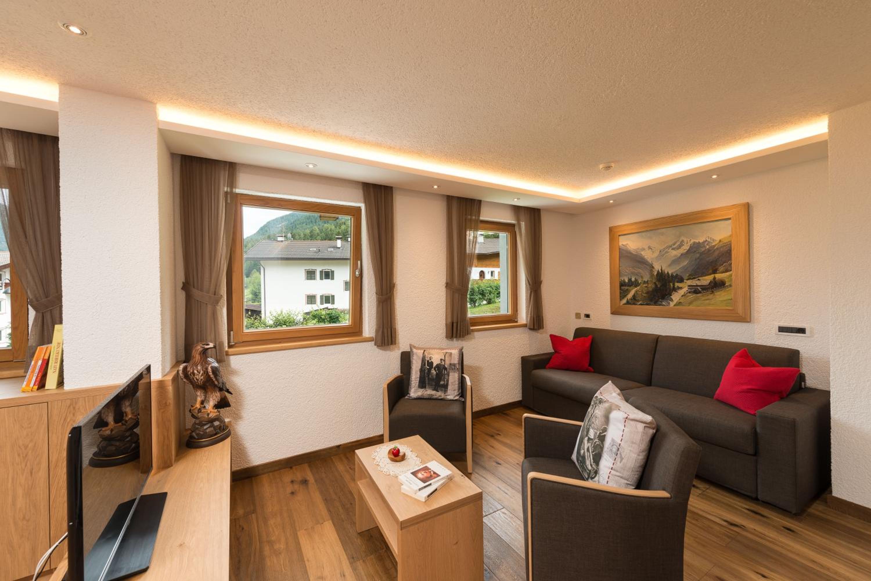 Two-Bedroom Apartment with Balcony photo 1
