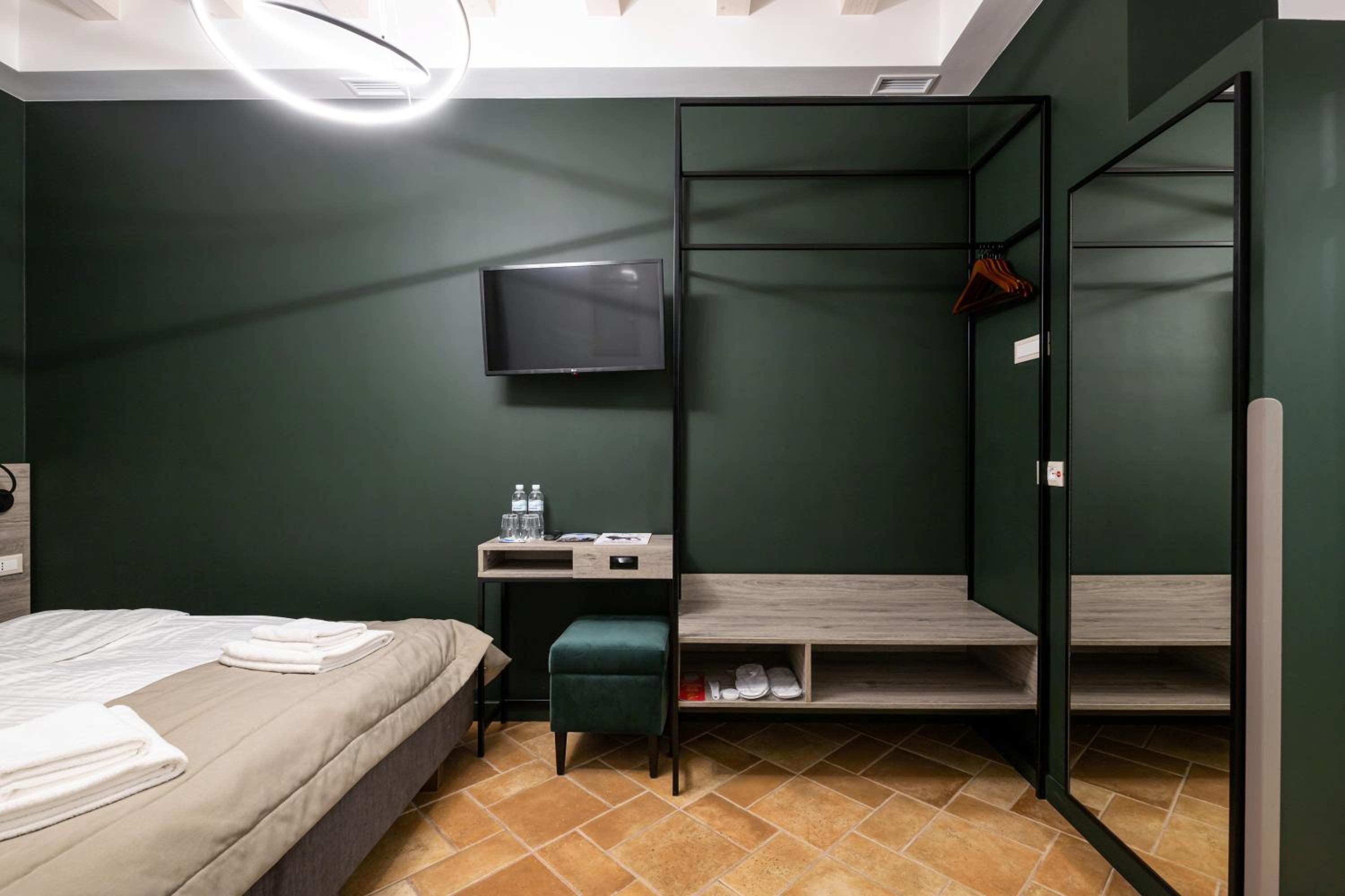 Budget Double Room photo 2