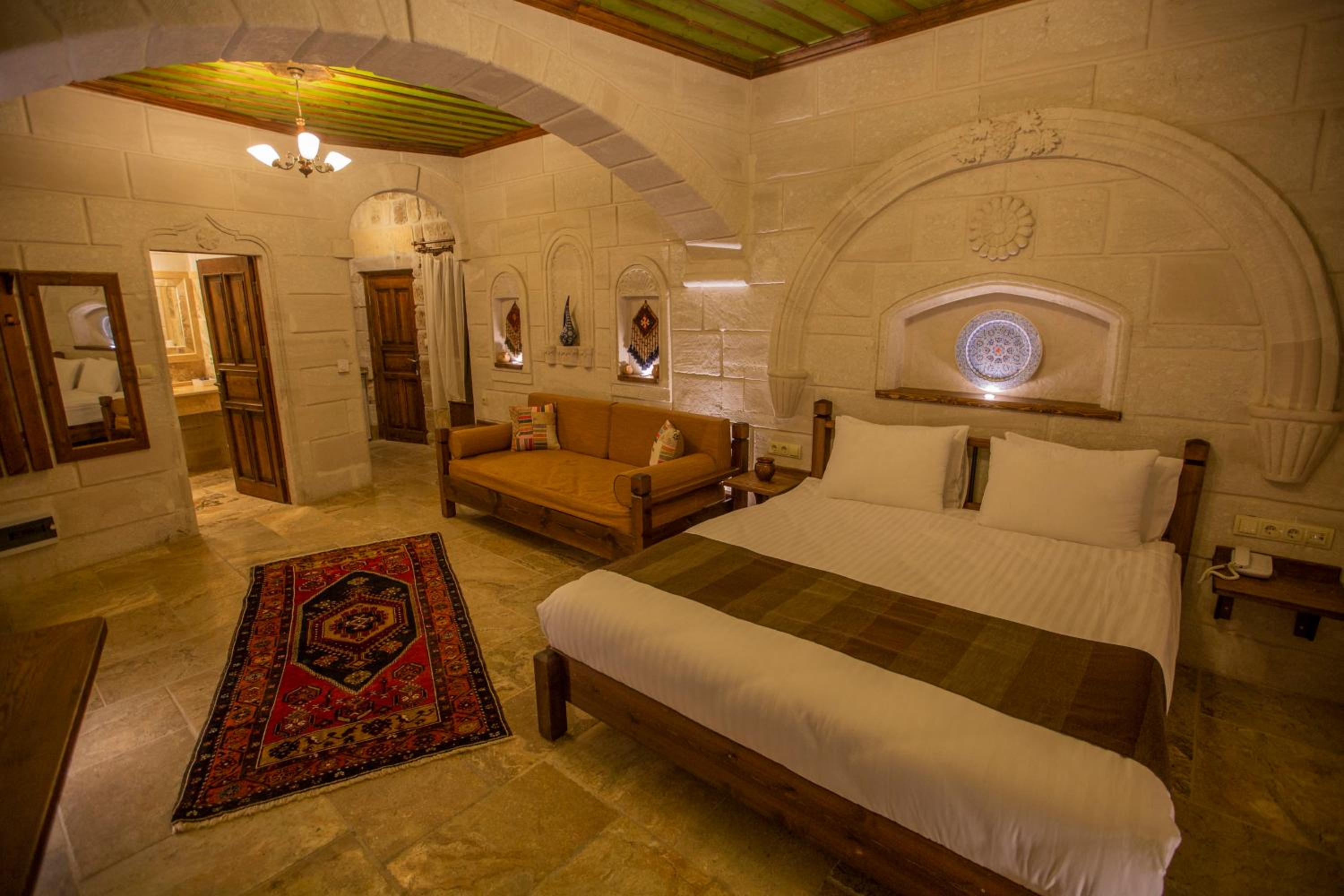 Deluxe Stone Room 303 photo 2