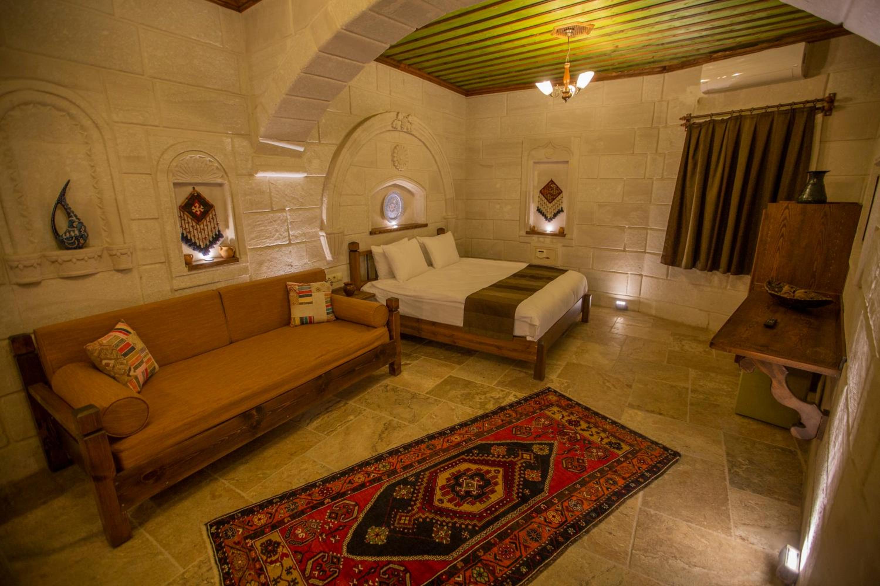Deluxe Stone Room 303 photo 3