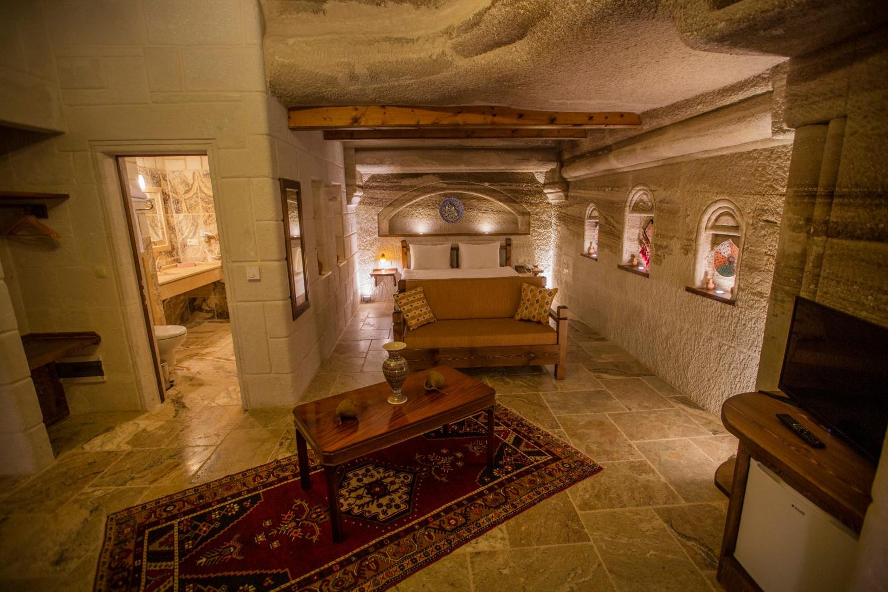Superior Cave Room 207 photo 3