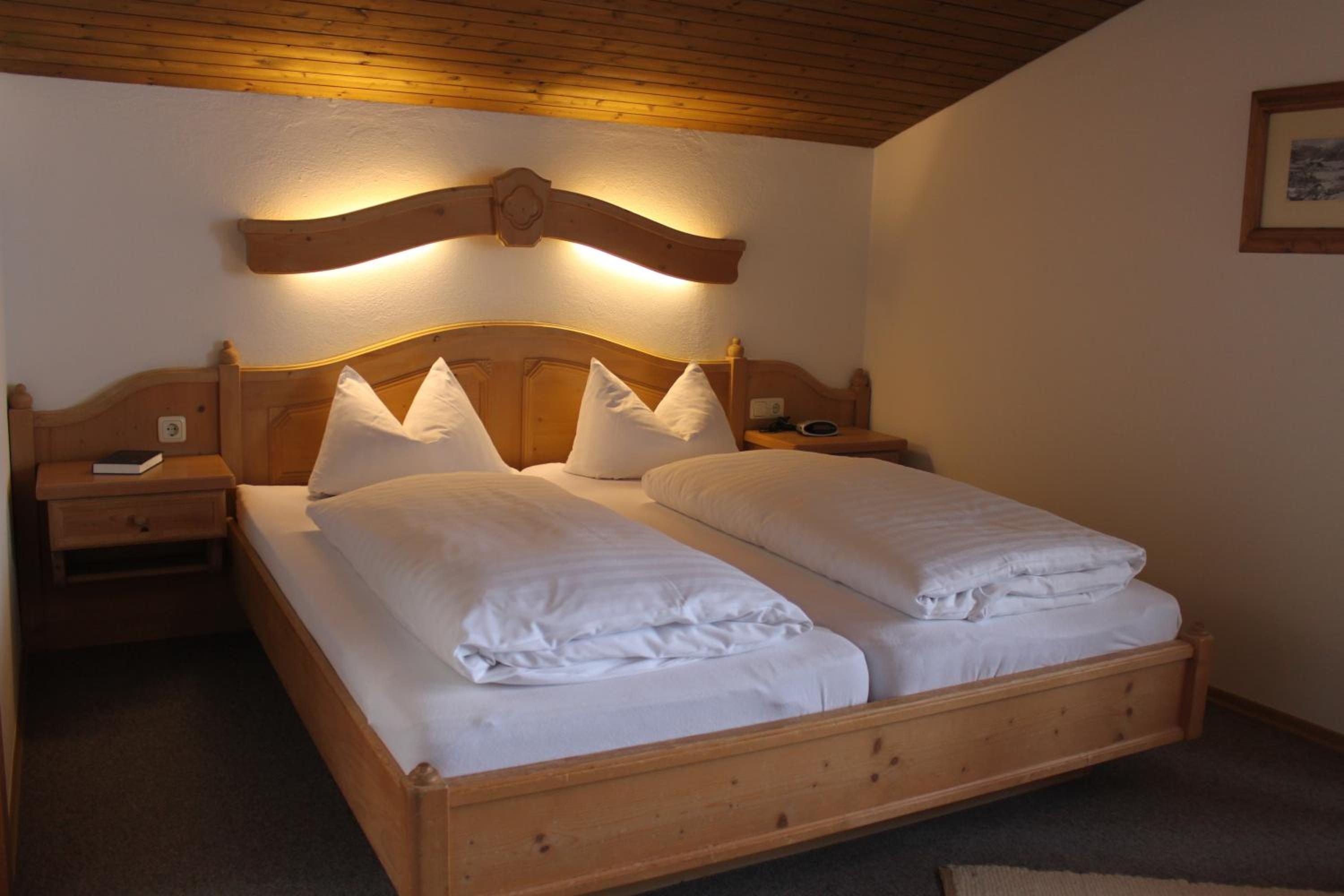 Budget Double Room photo 2
