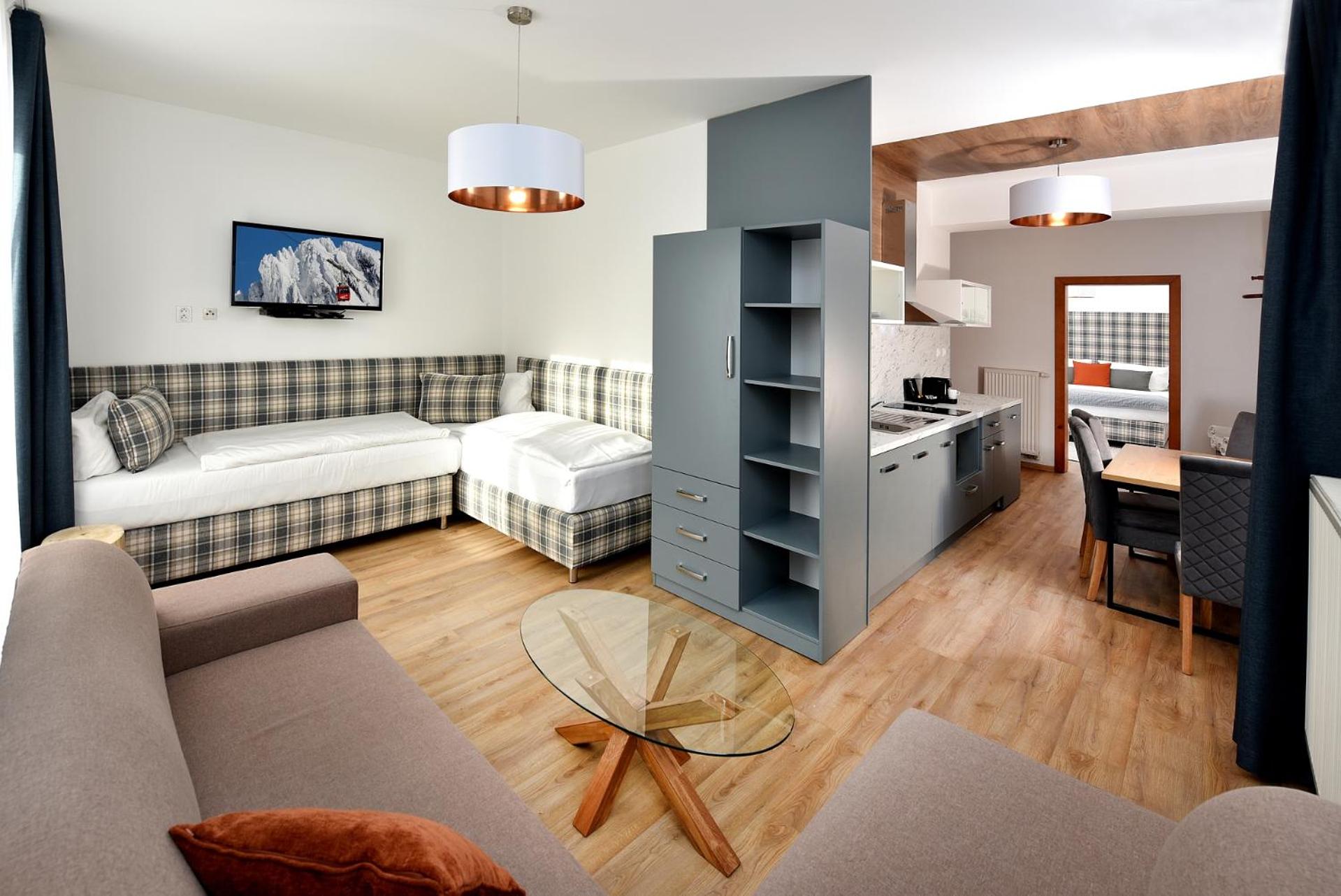One-Bedroom Apartment (4-6 Adults)