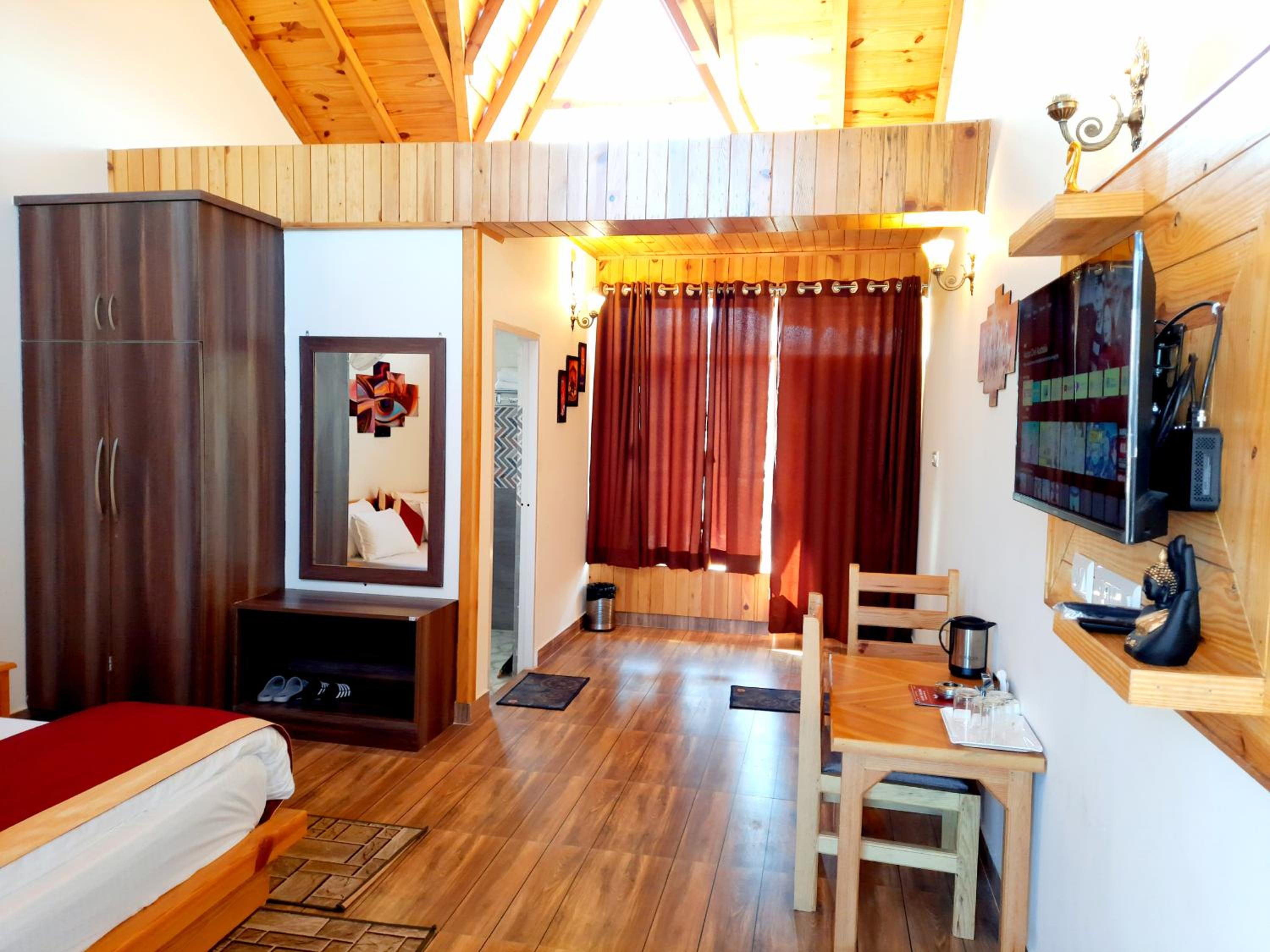Suite with Mountain View photo 3