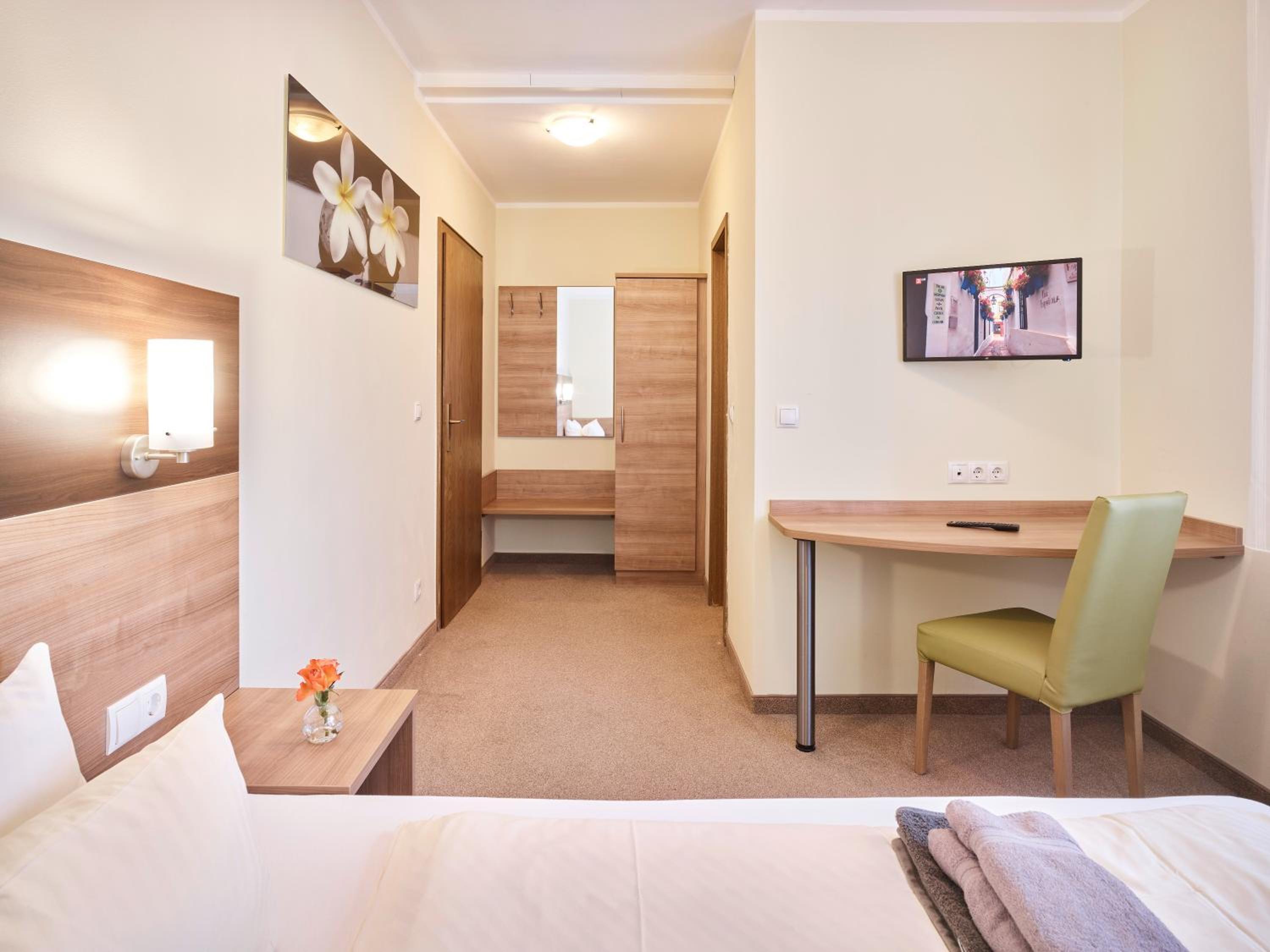 Single Room photo 3