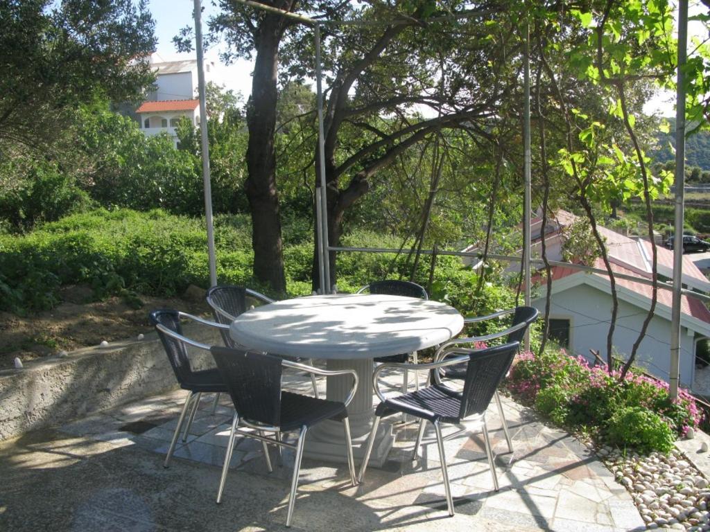 Three-Bedroom Apartment - Photo 6