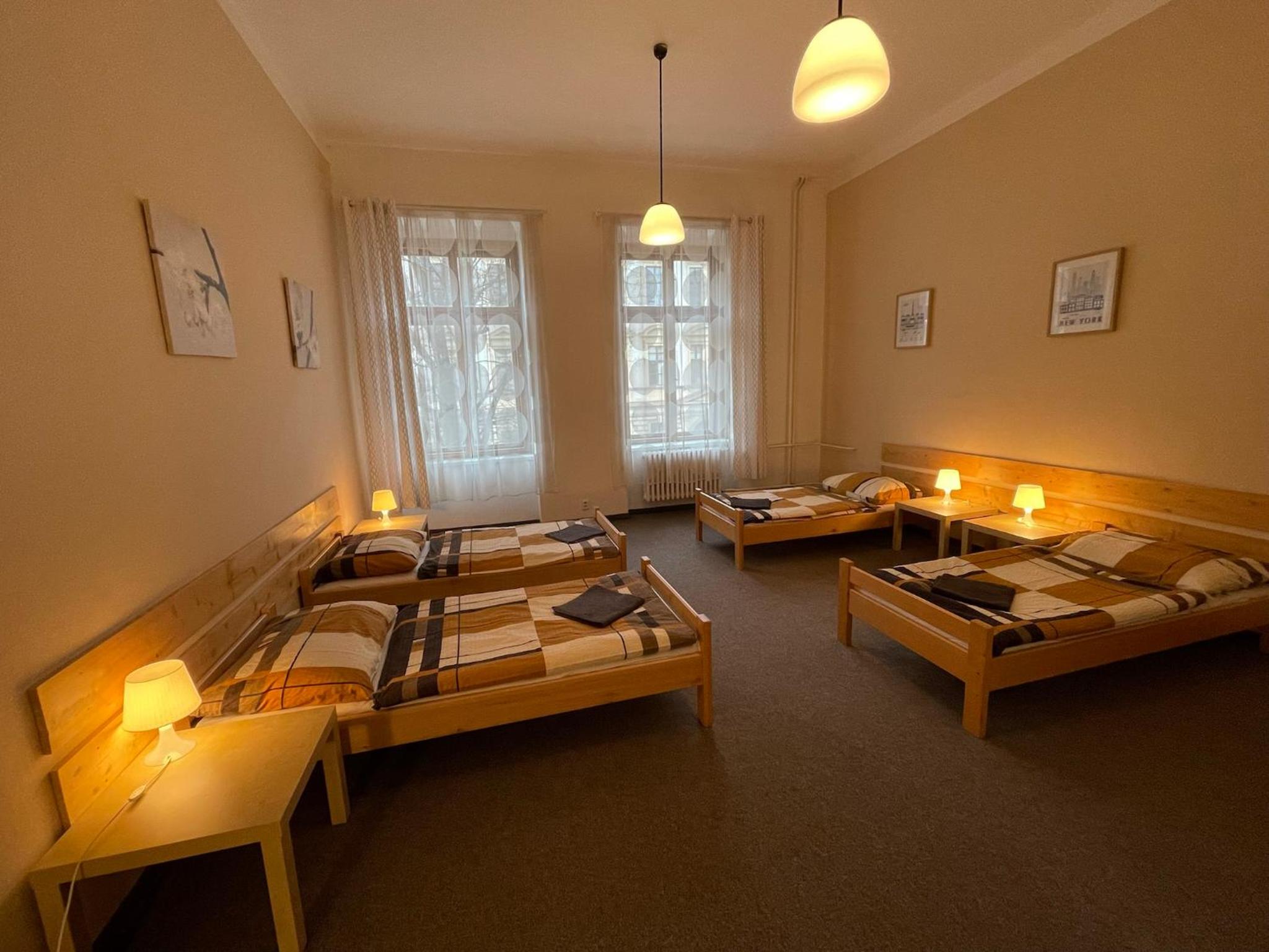Quadruple Room with Shared Bathroom photo 2
