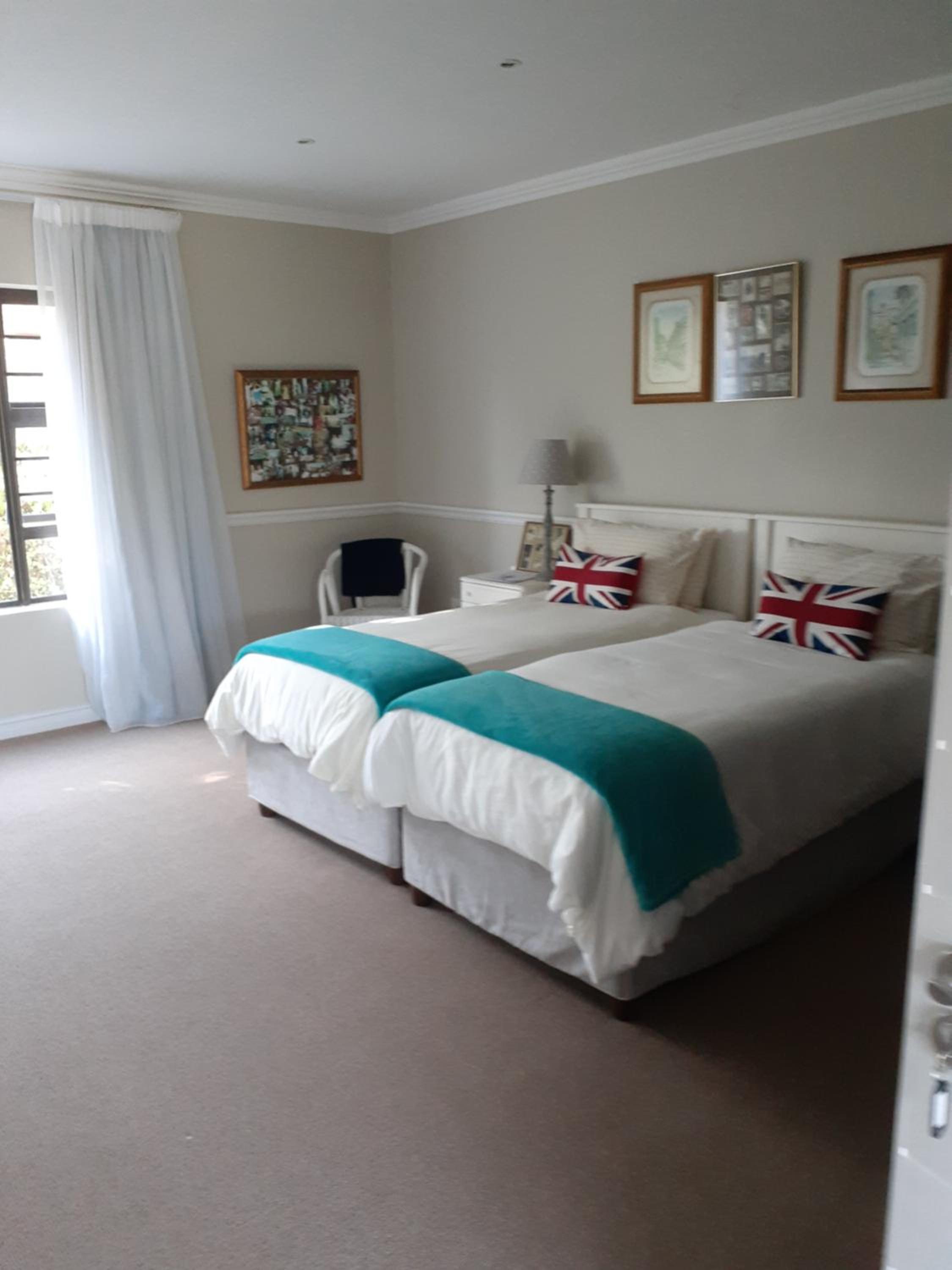 Four-Bedroom House photo 1