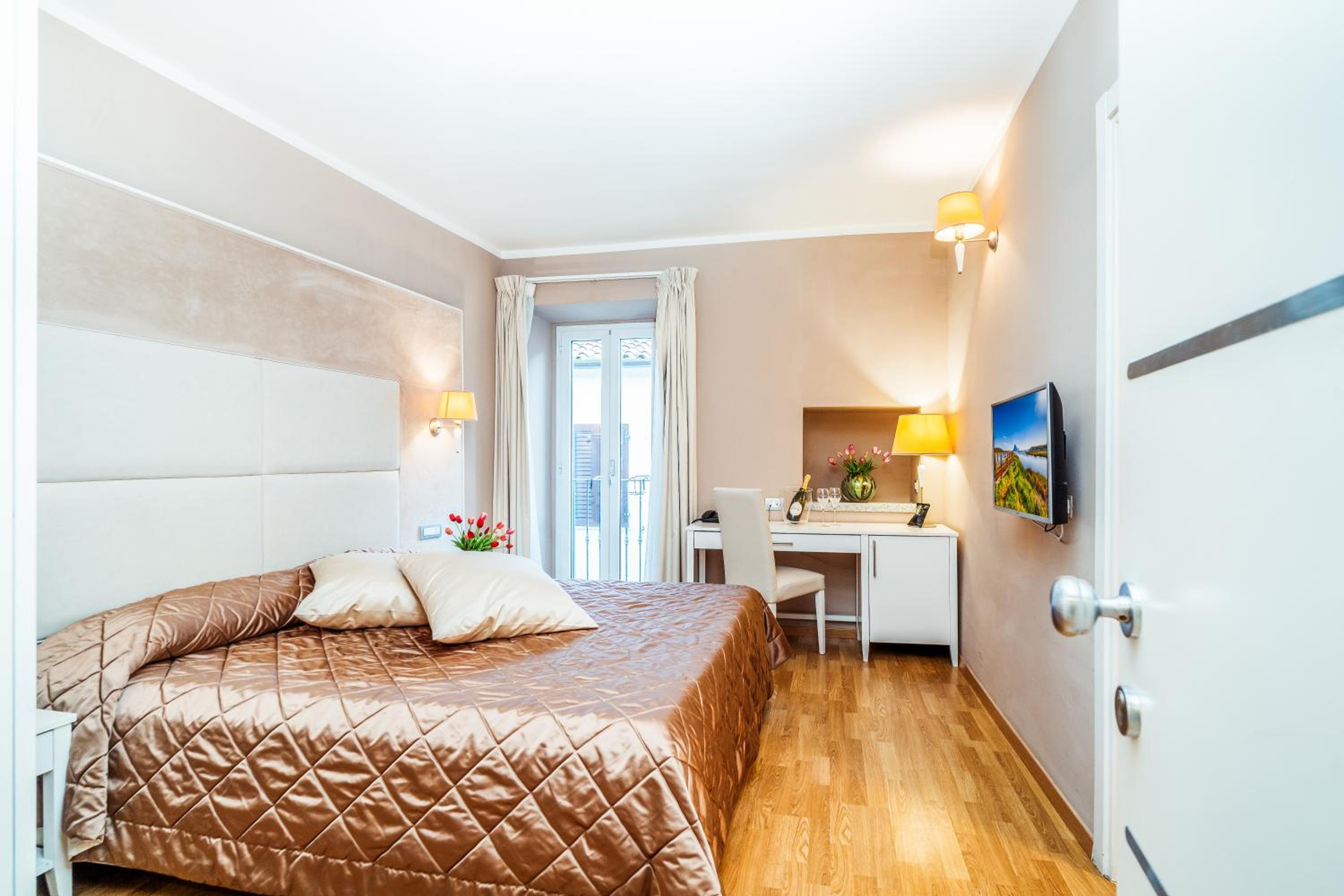 Double or Twin Room photo 3