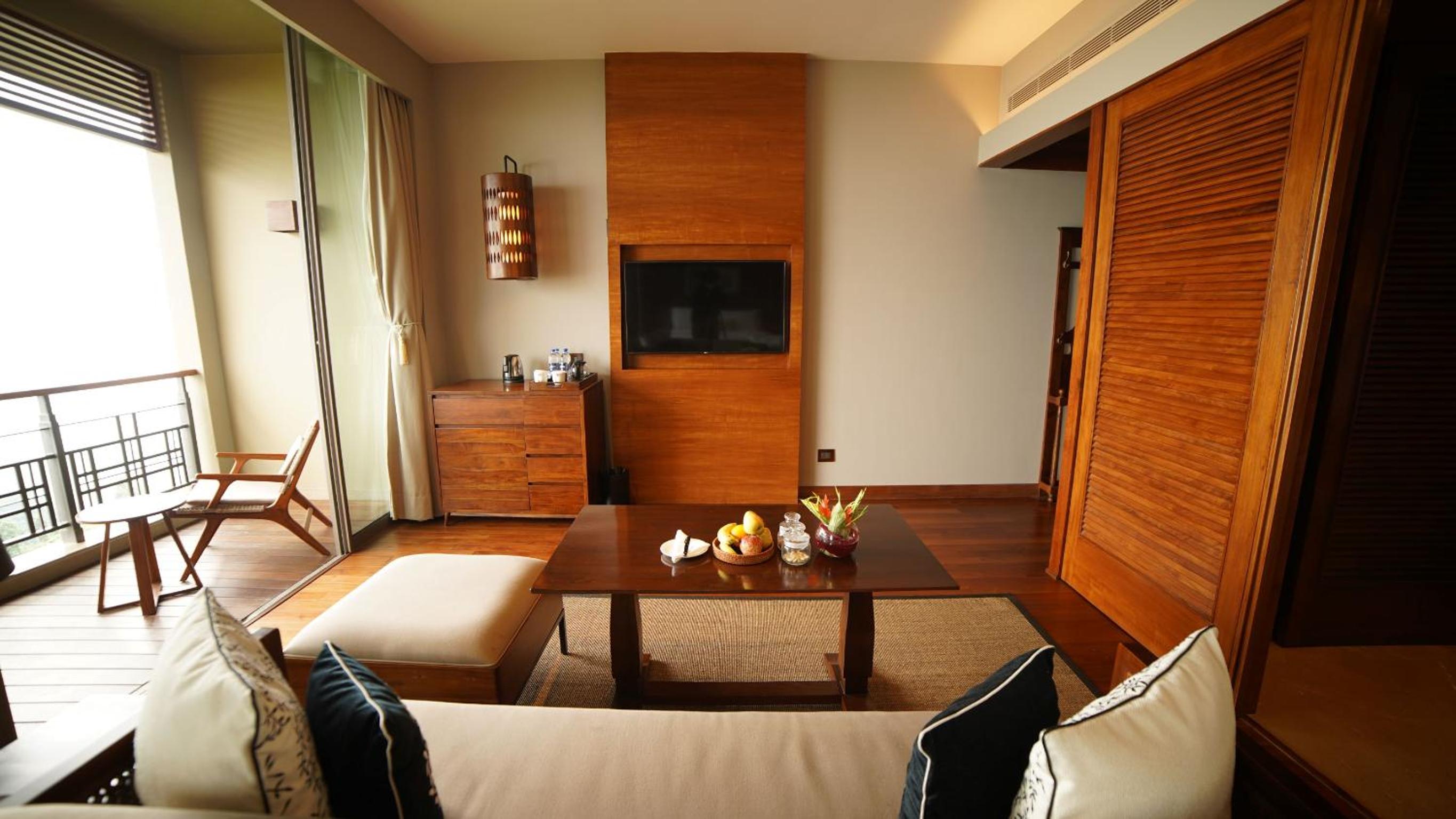 Luxury Twin Bed Valley View Room with Balcony