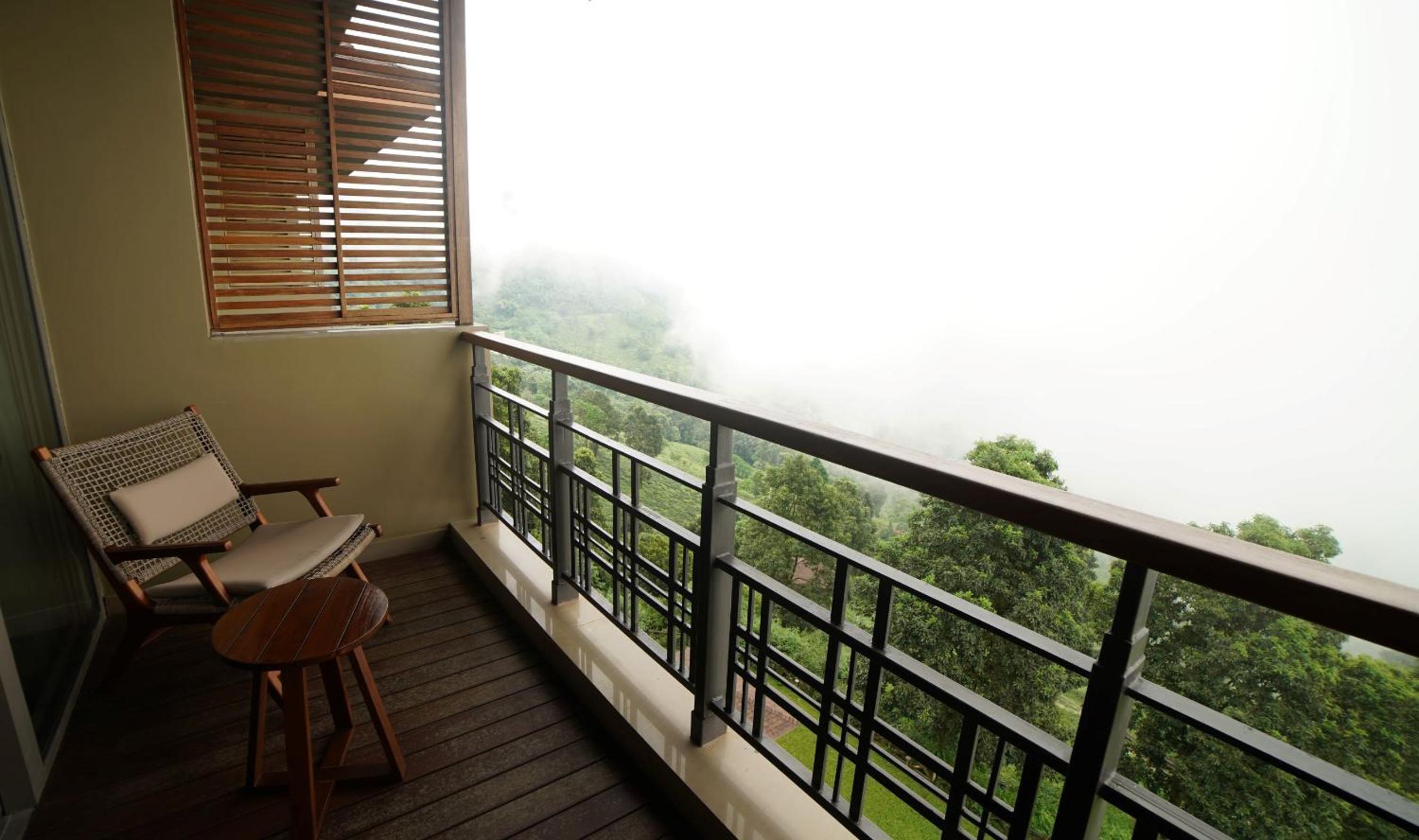 Luxury King Bed Valley View Room with Balcony