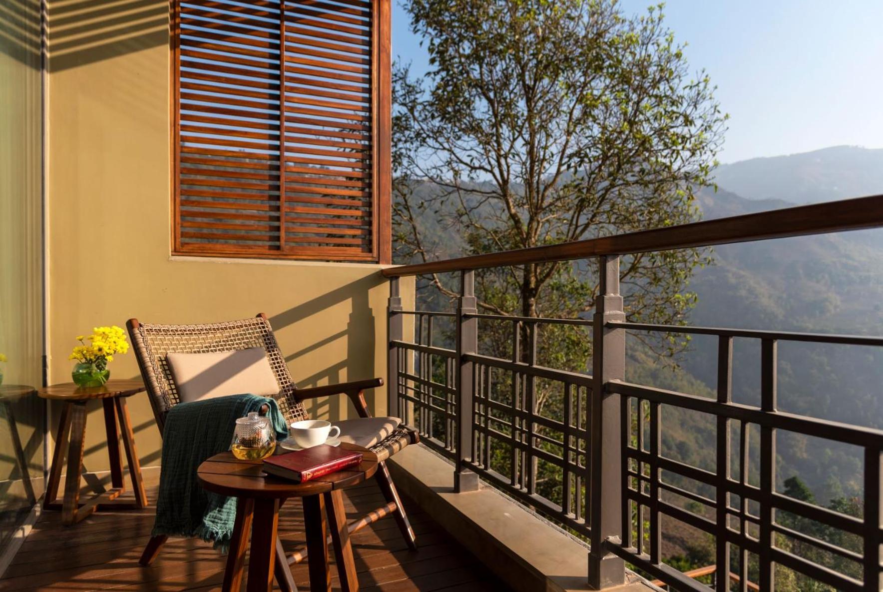 Luxury Twin Bed Valley View Room with Balcony
