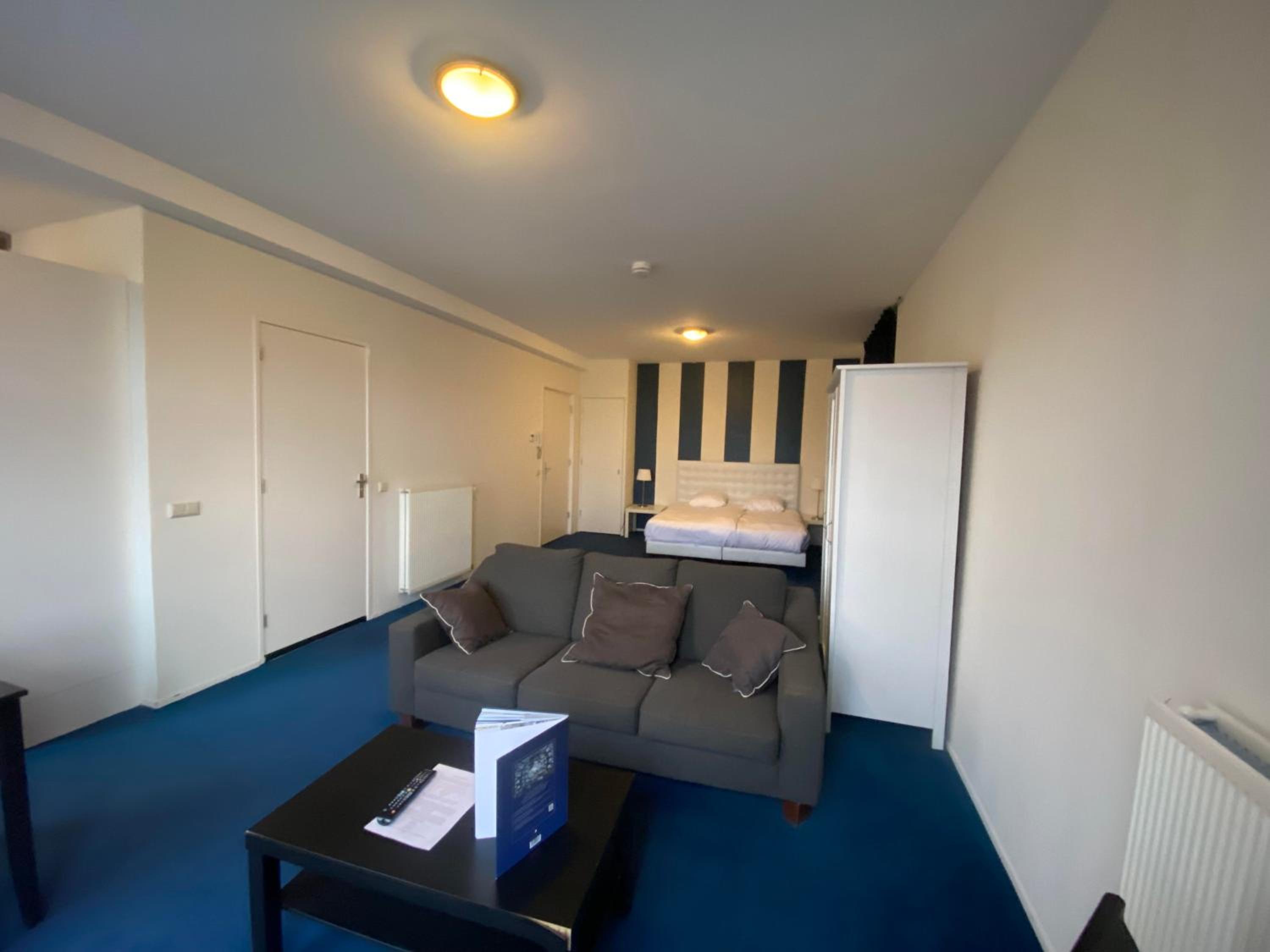 Deluxe King Studio with Canal View photo 3