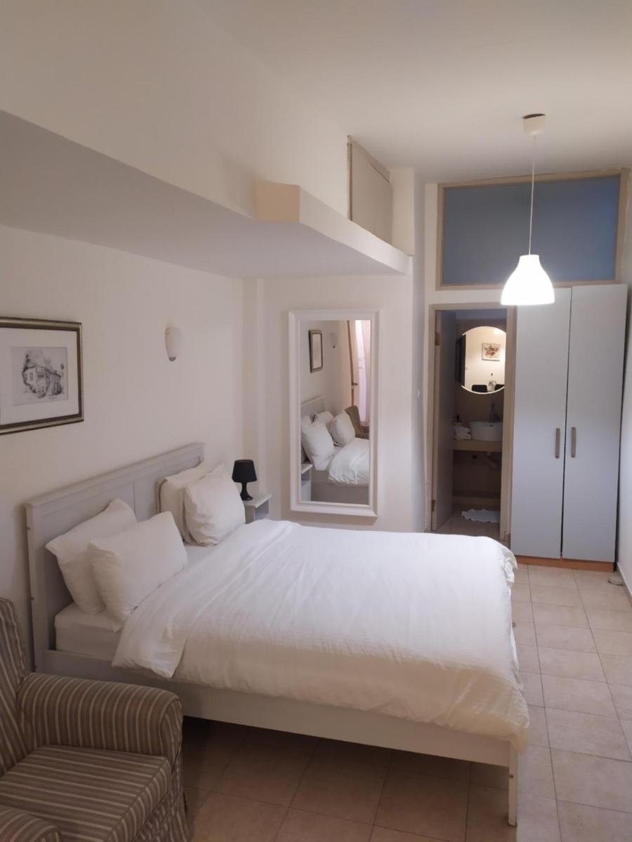 Double Room - Photo 3