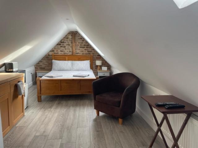 One-Bedroom Apartment - Photo 1