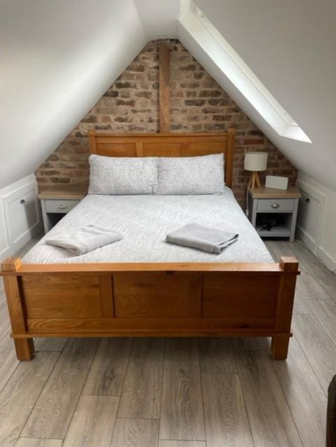 One-Bedroom Apartment - Photo 6