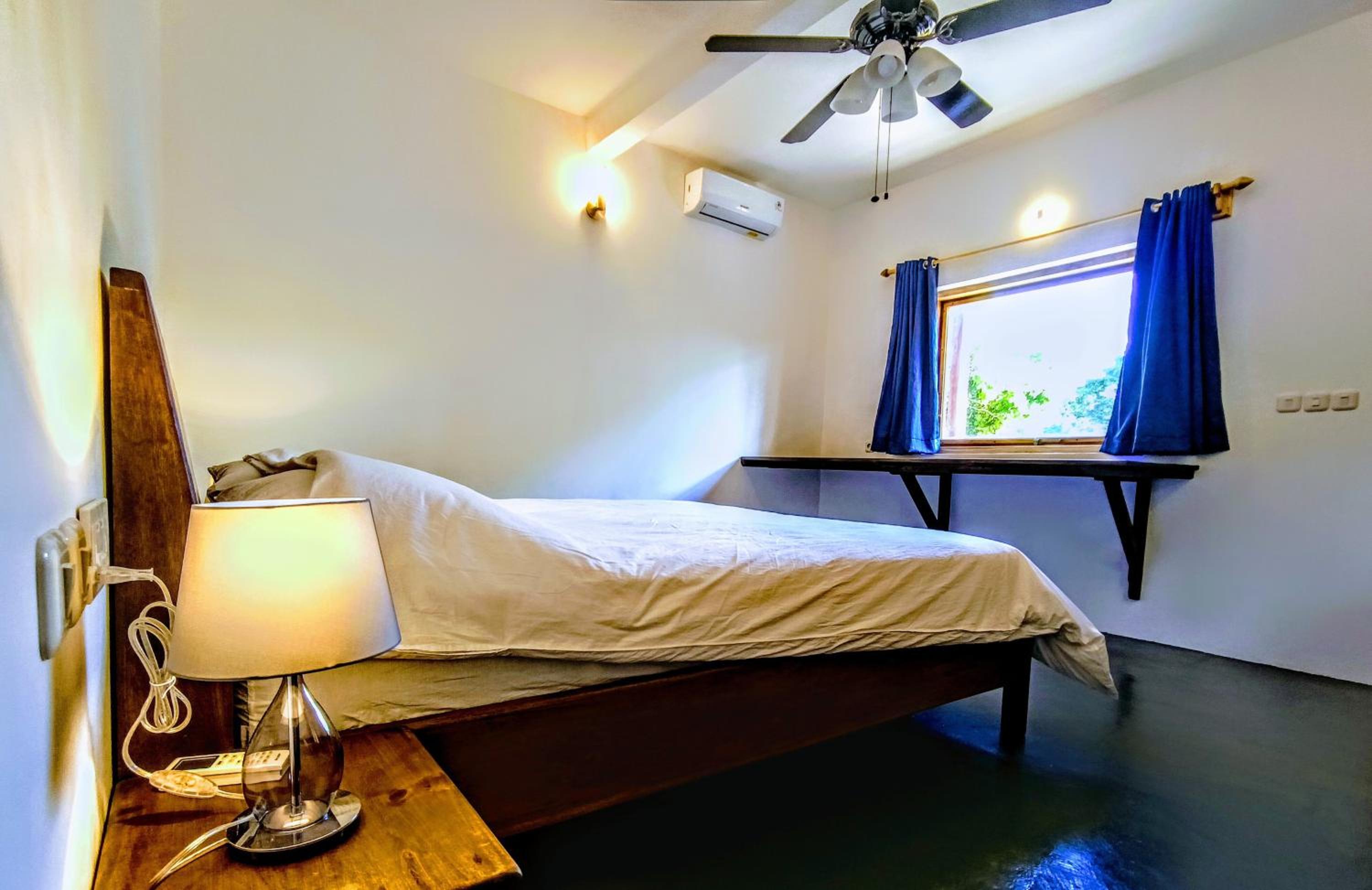 Deluxe Room (2 Adults + 1 Child) photo 1