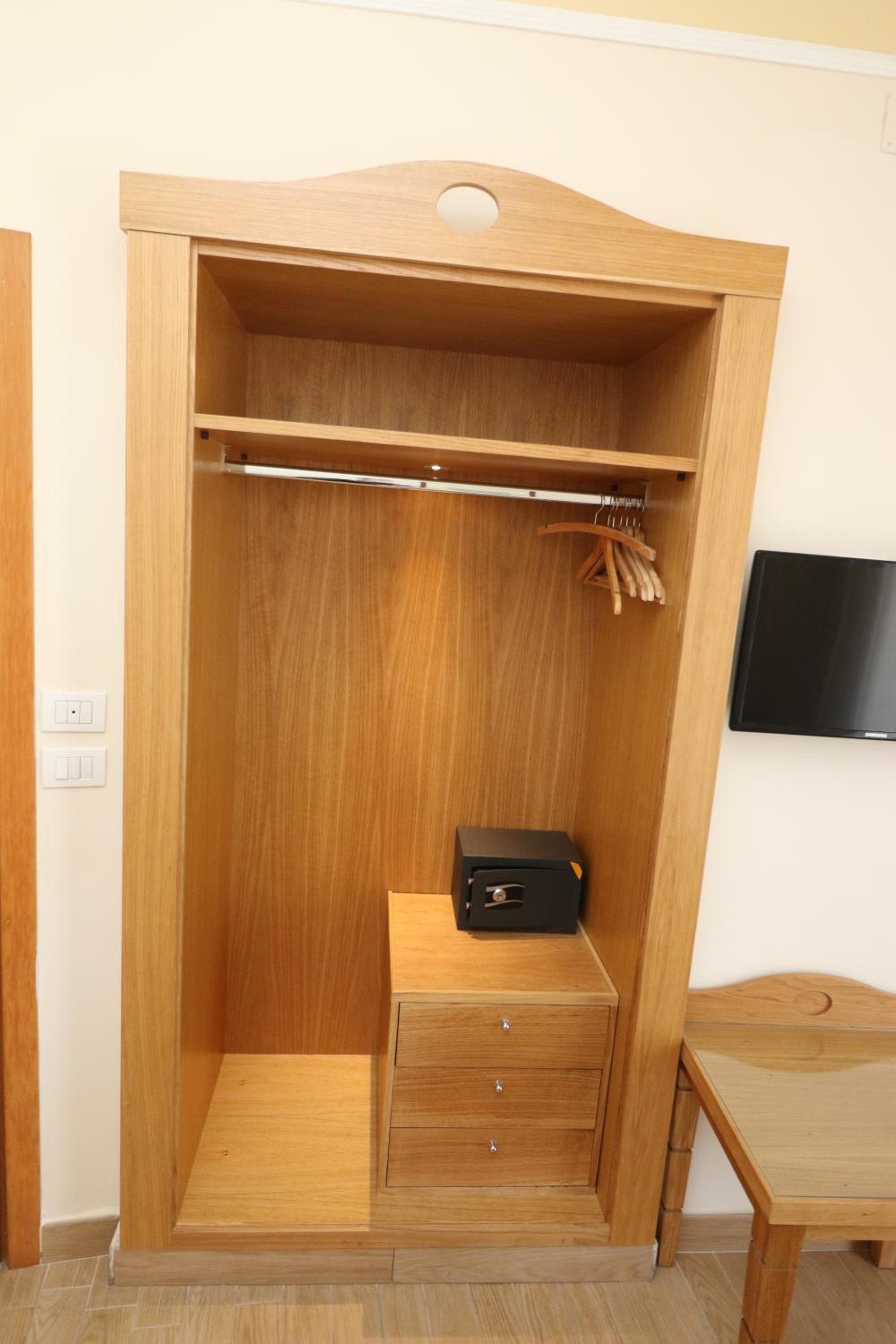 Classic Double Room - Photo 11