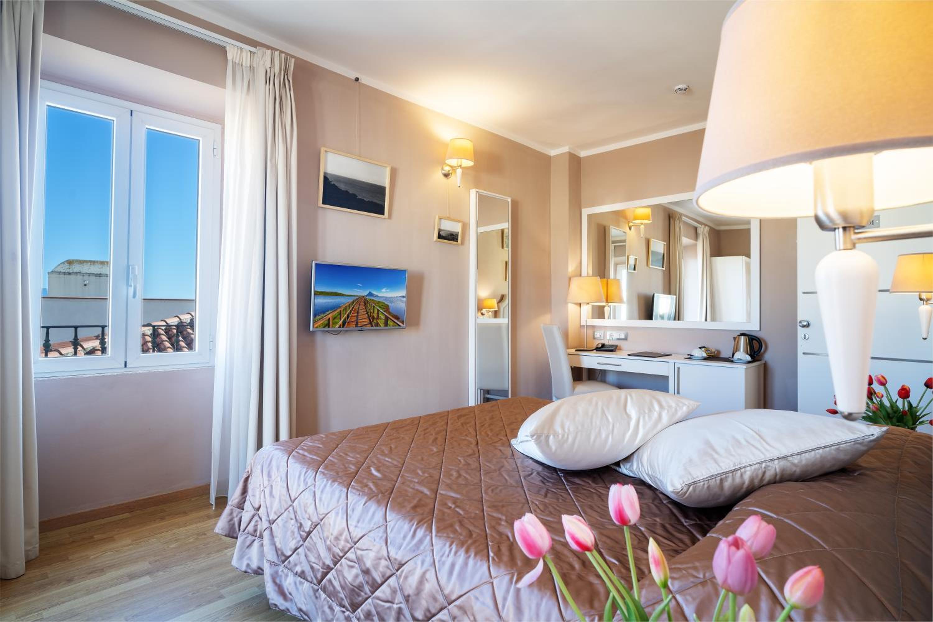 Superior Double Room with Balcony