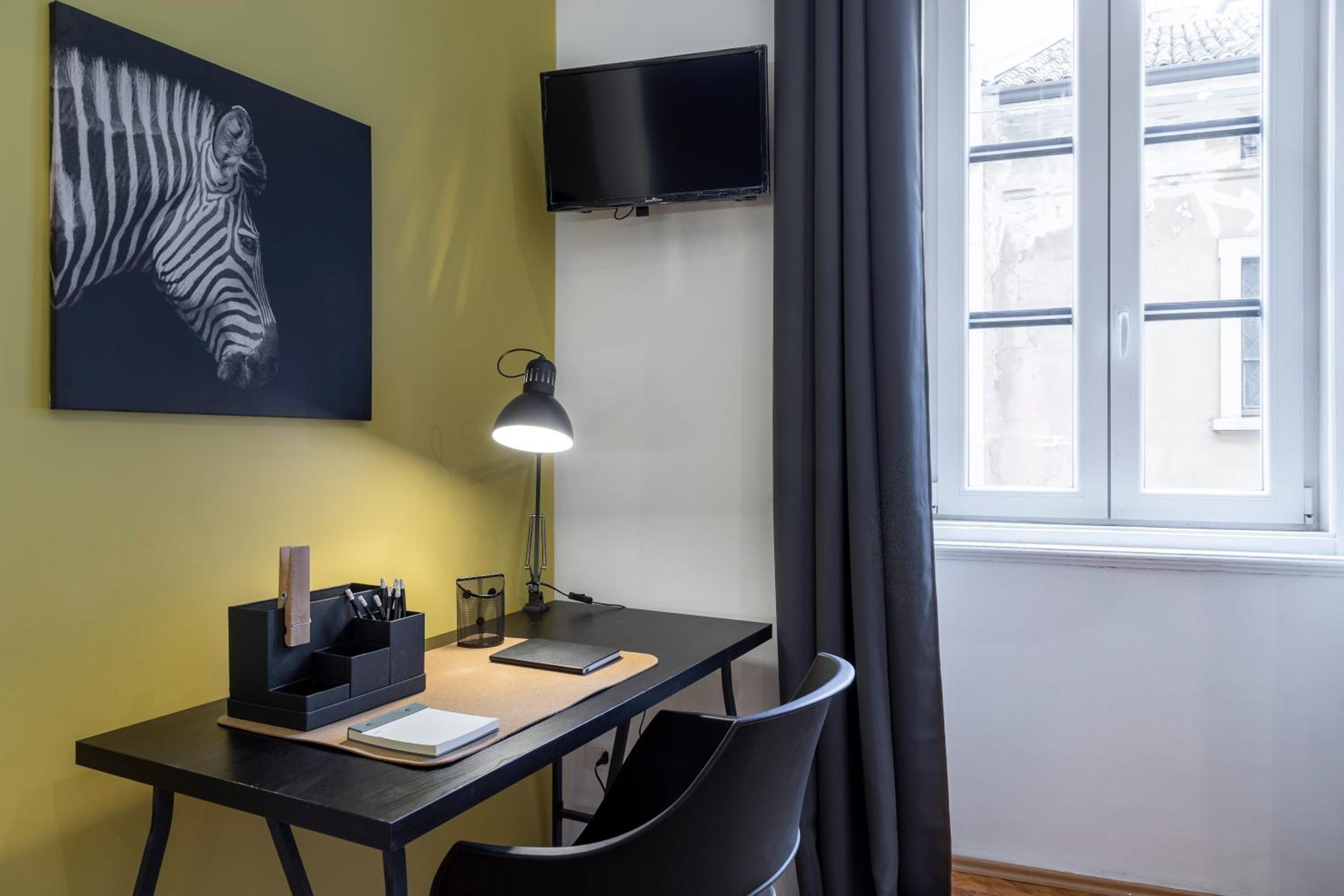 One-Bedroom Apartment - Photo 11