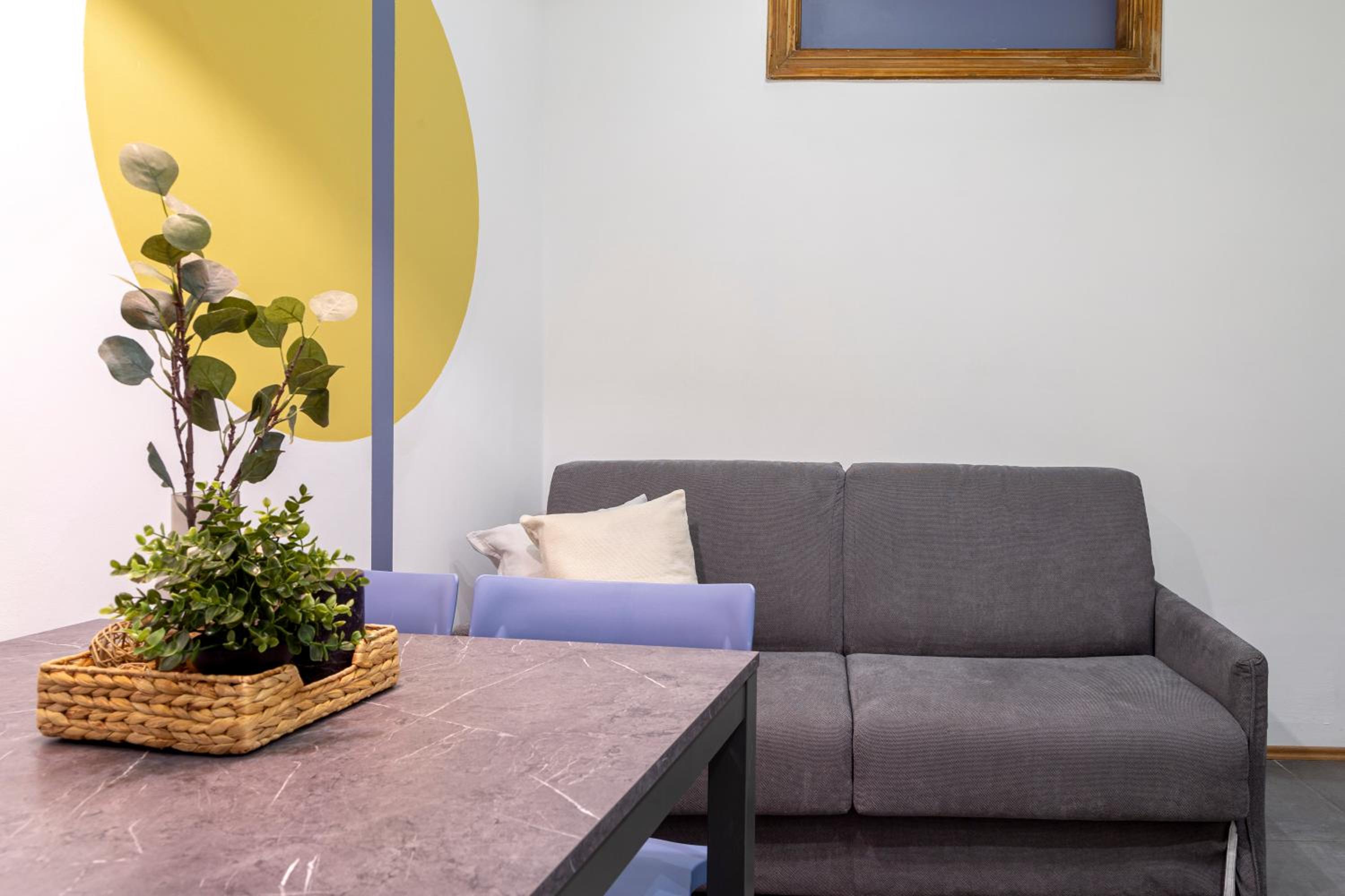 One-Bedroom Apartment - Photo 4