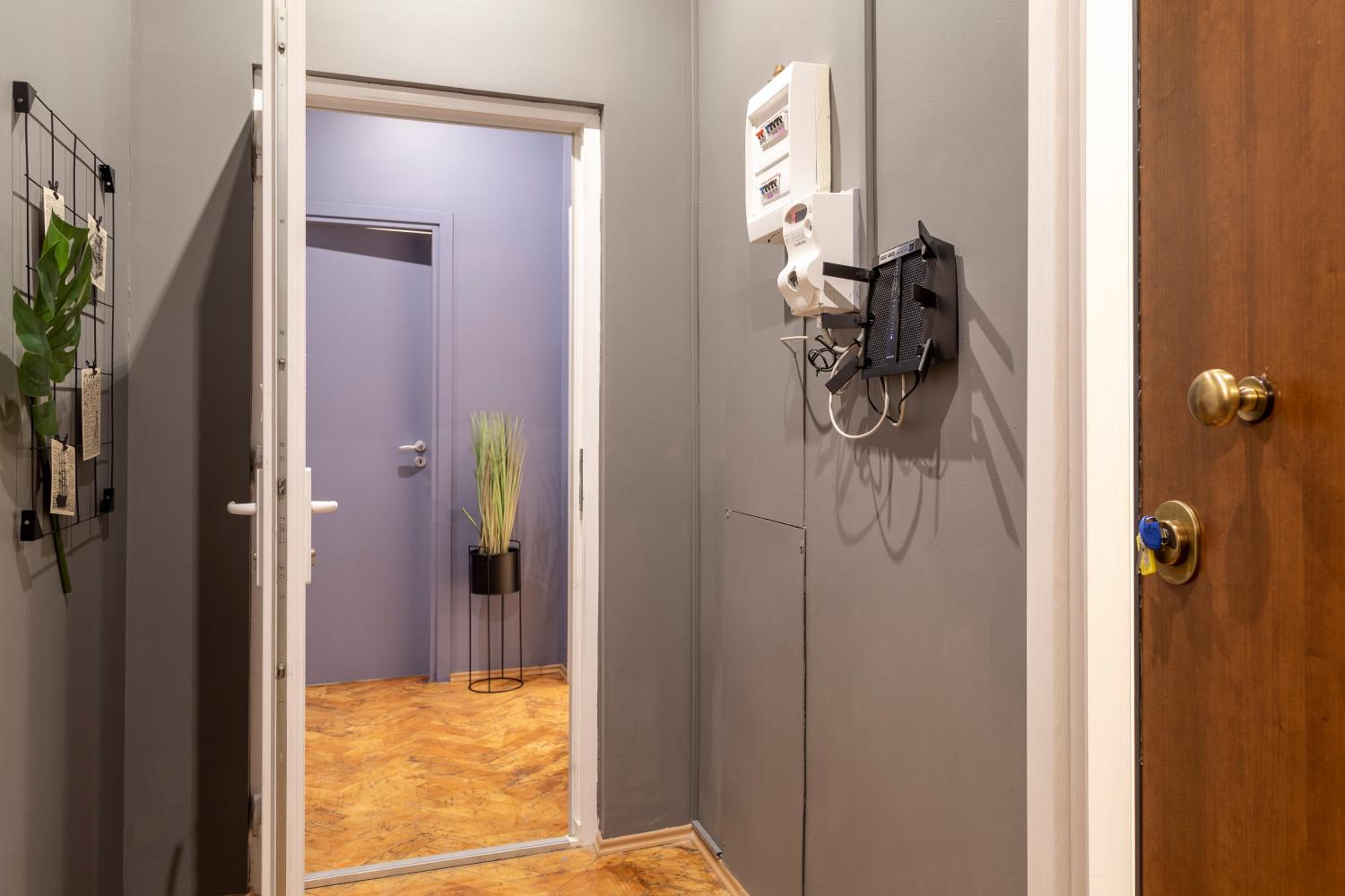One-Bedroom Apartment - Photo 6
