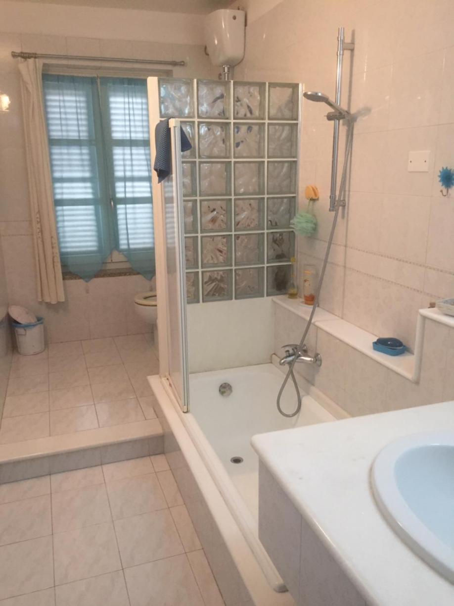 Quadruple Room with Balcony - Photo 17