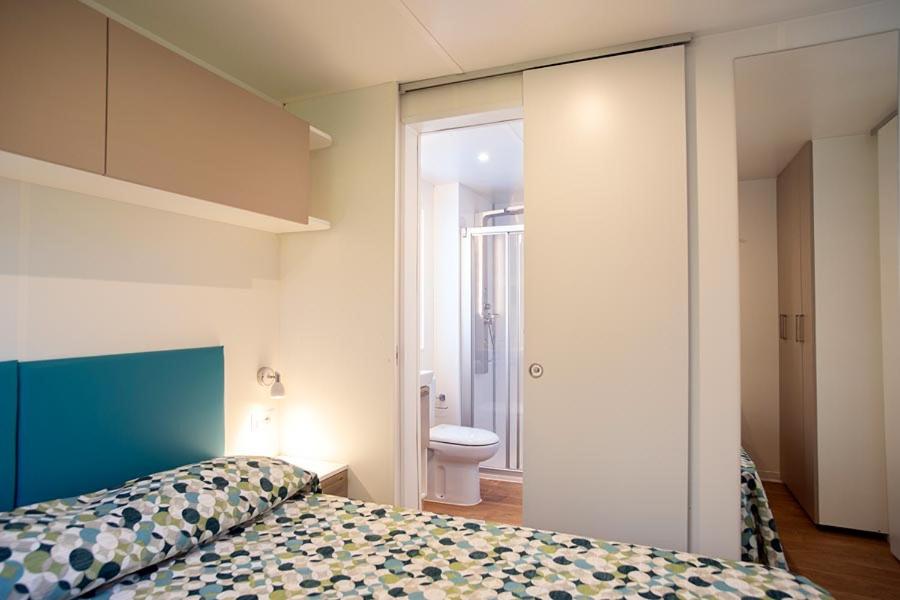 Mobile Home Elite - Photo 11
